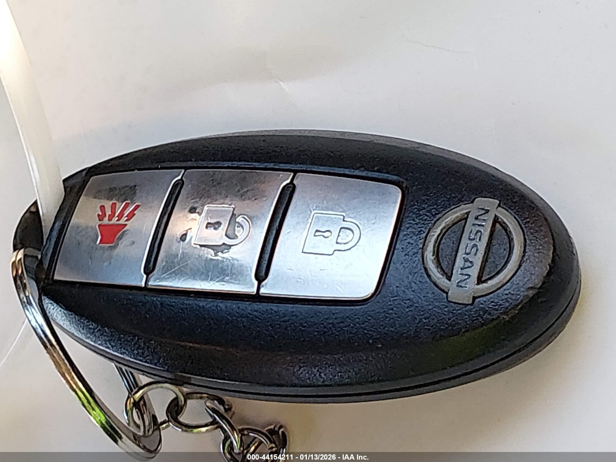 NISSAN VERSA image 11