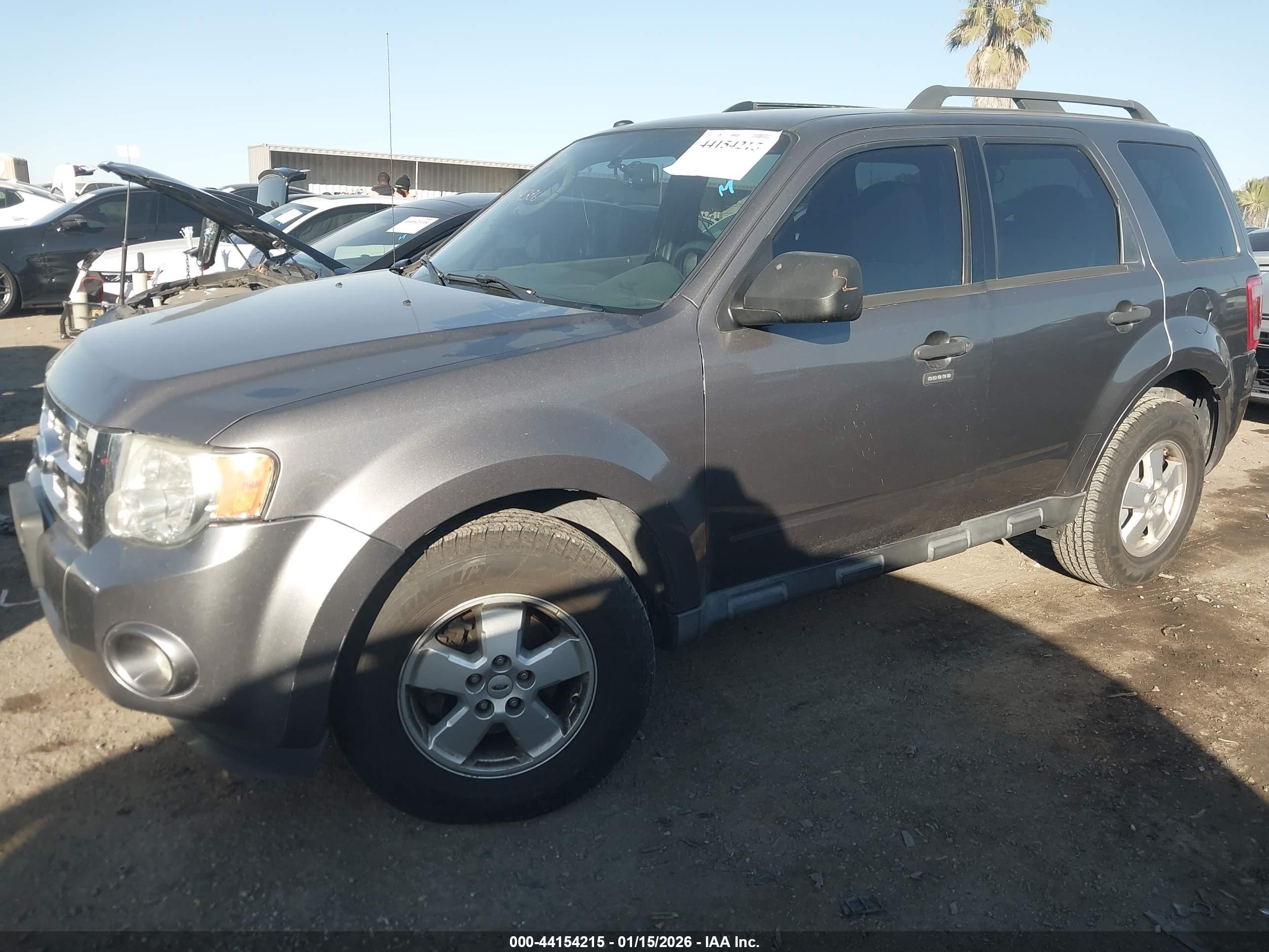 FORD ESCAPE image 2