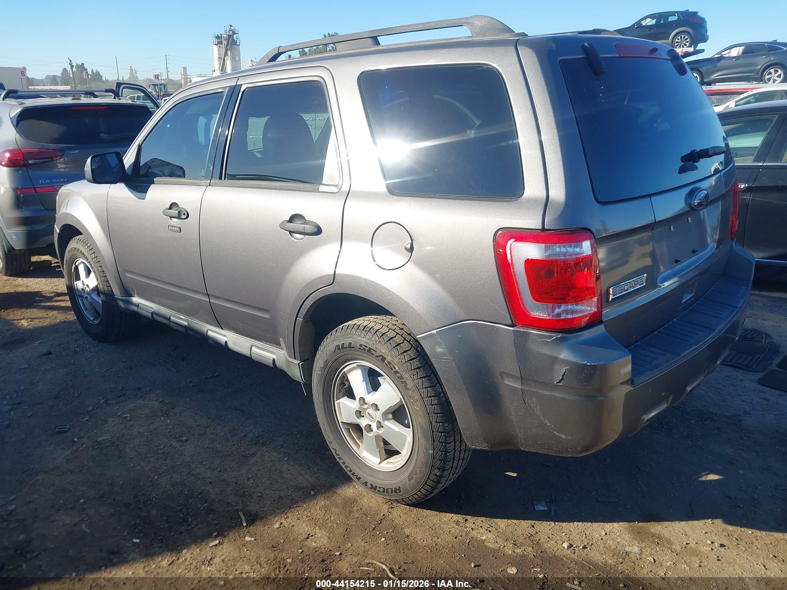 FORD ESCAPE image 3