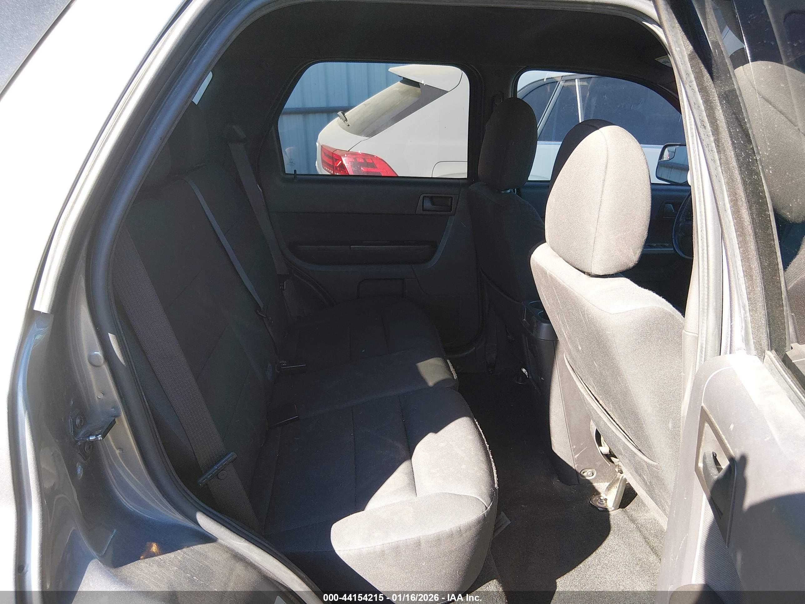FORD ESCAPE image 8