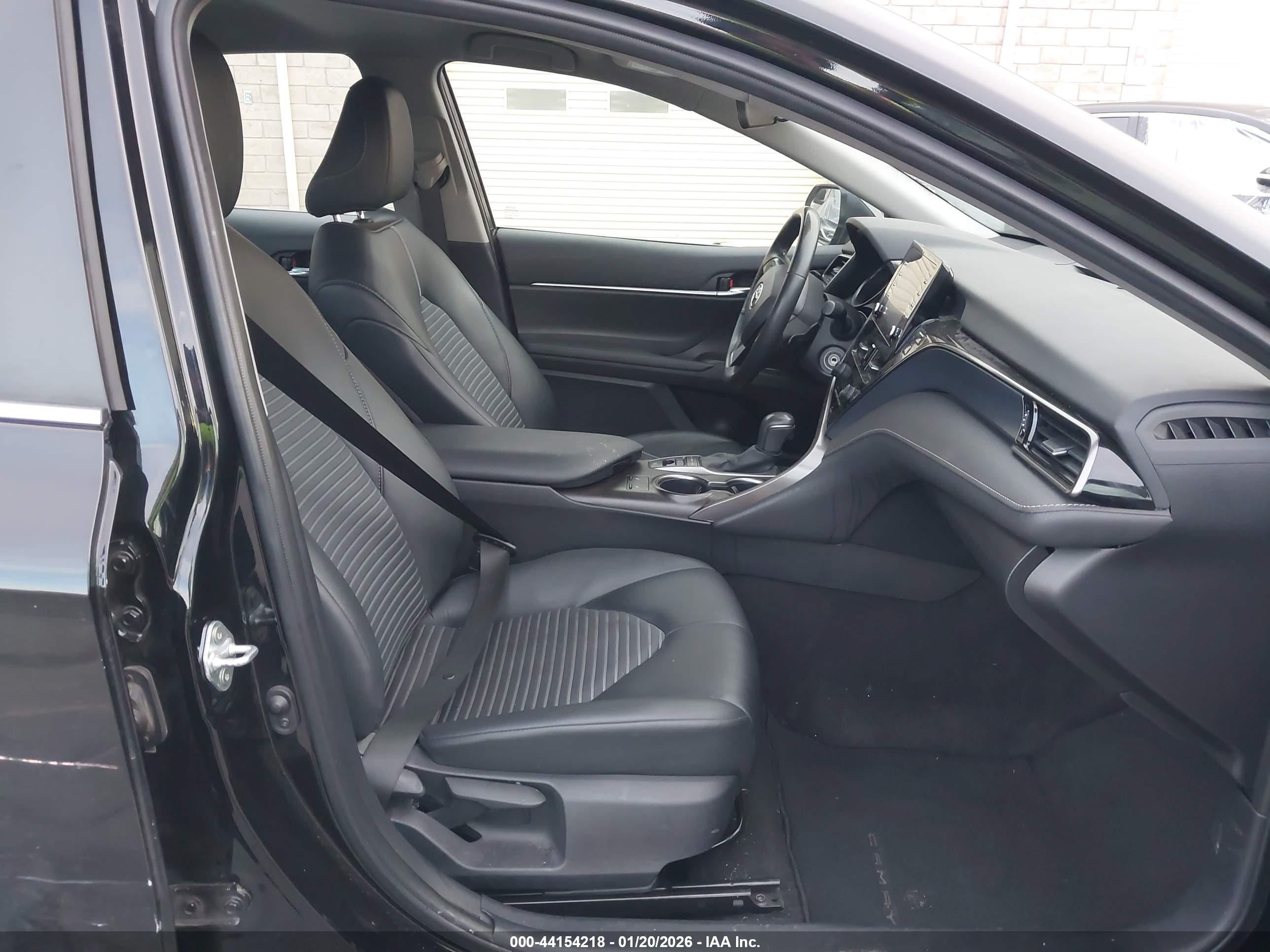TOYOTA CAMRY image 5