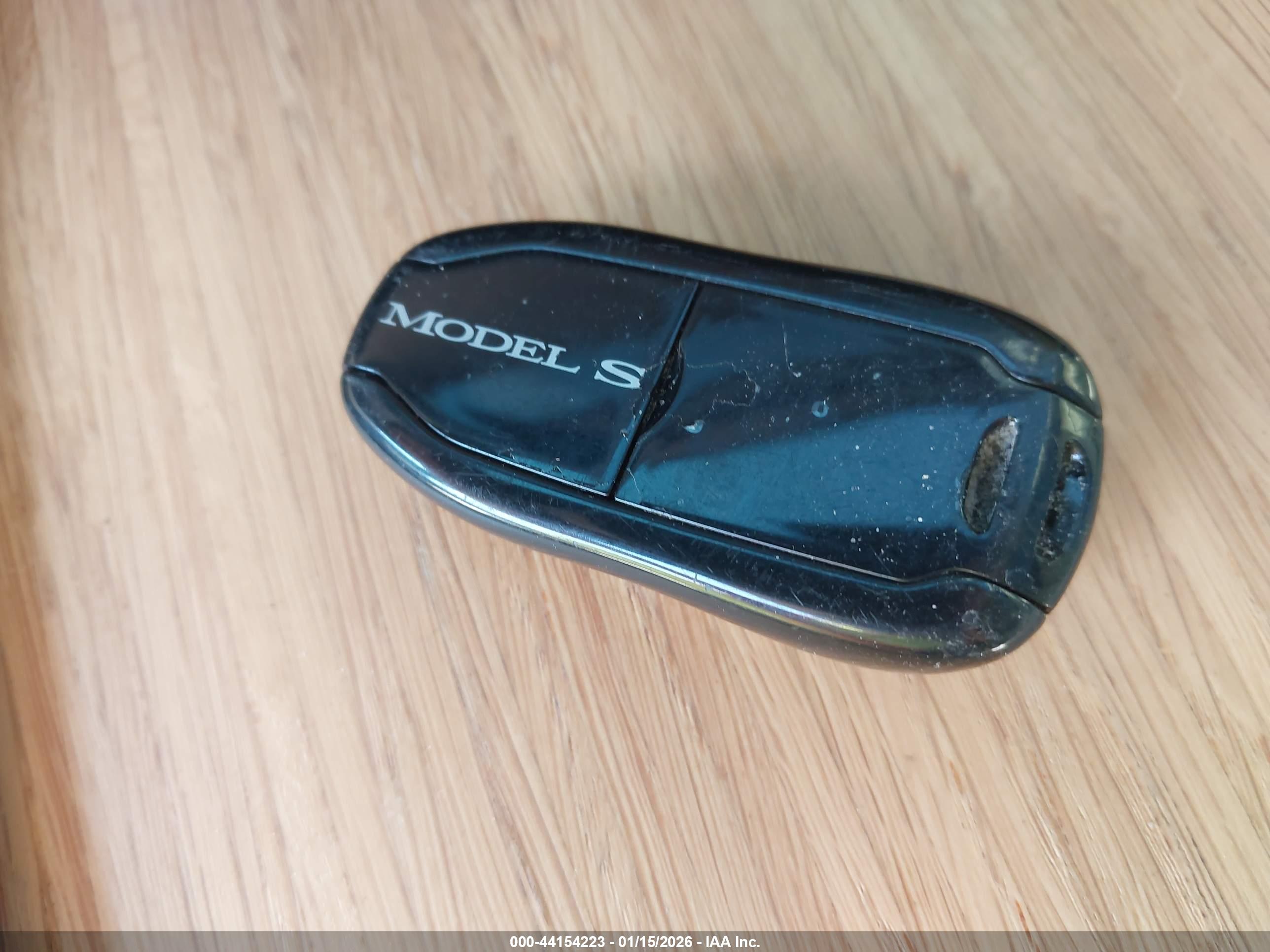 TESLA MODEL image 11
