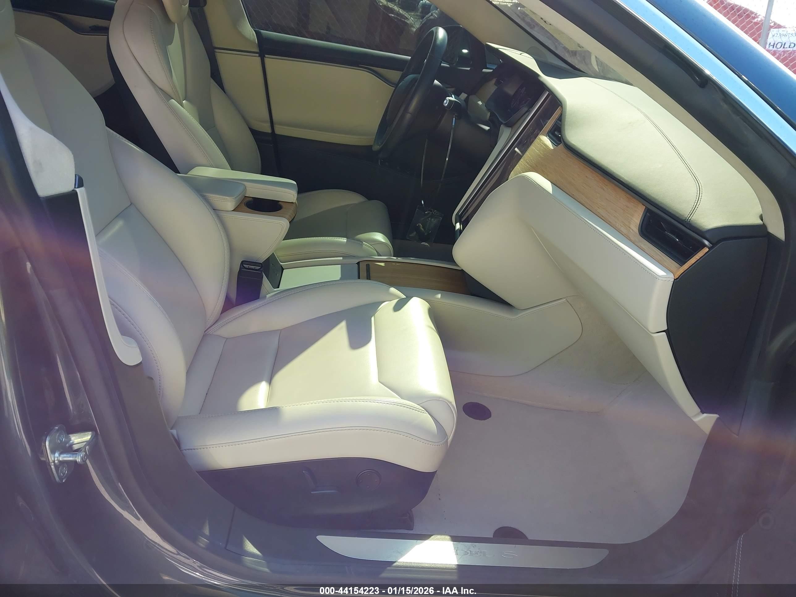 TESLA MODEL image 5