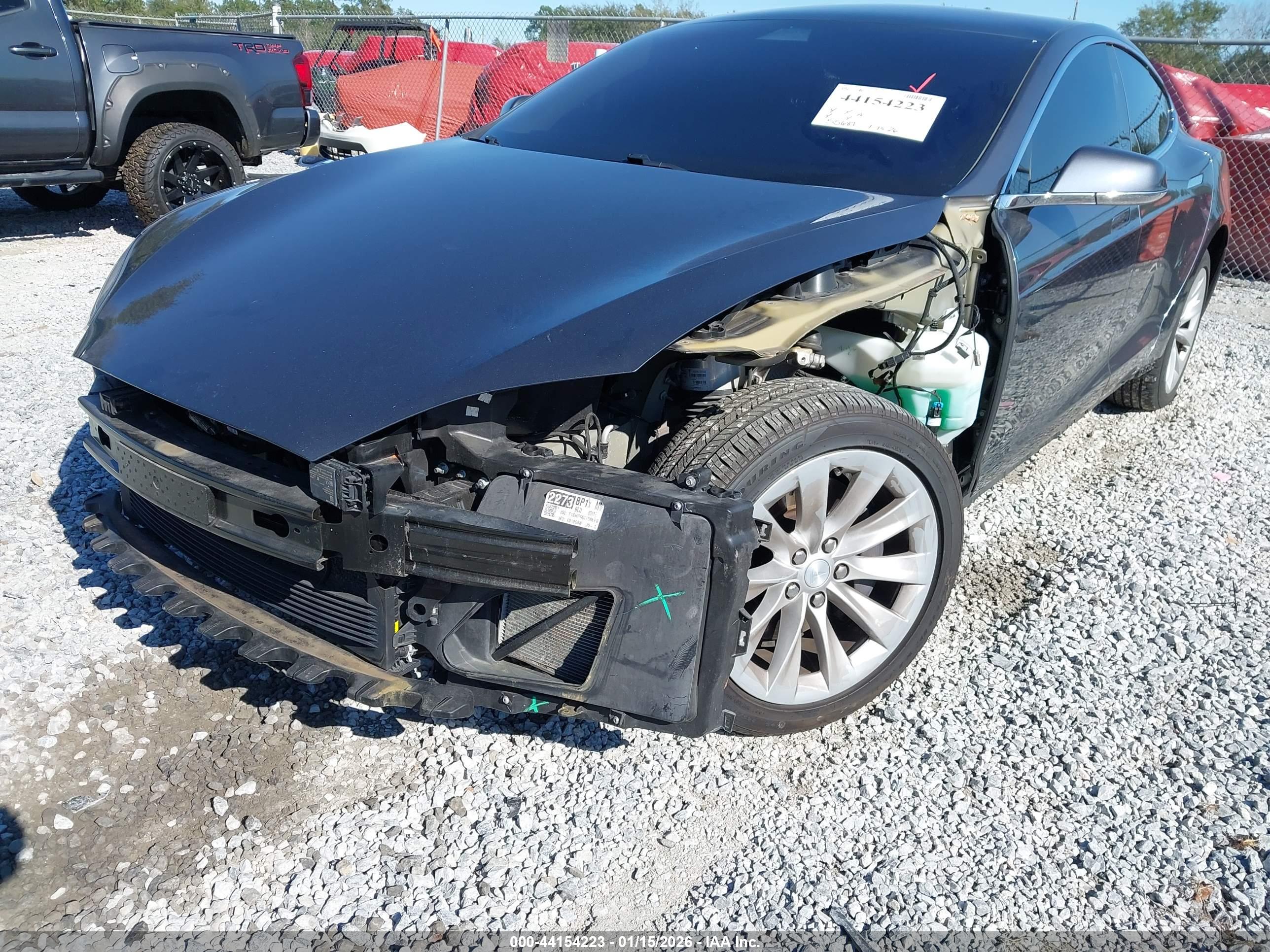 TESLA MODEL image 6