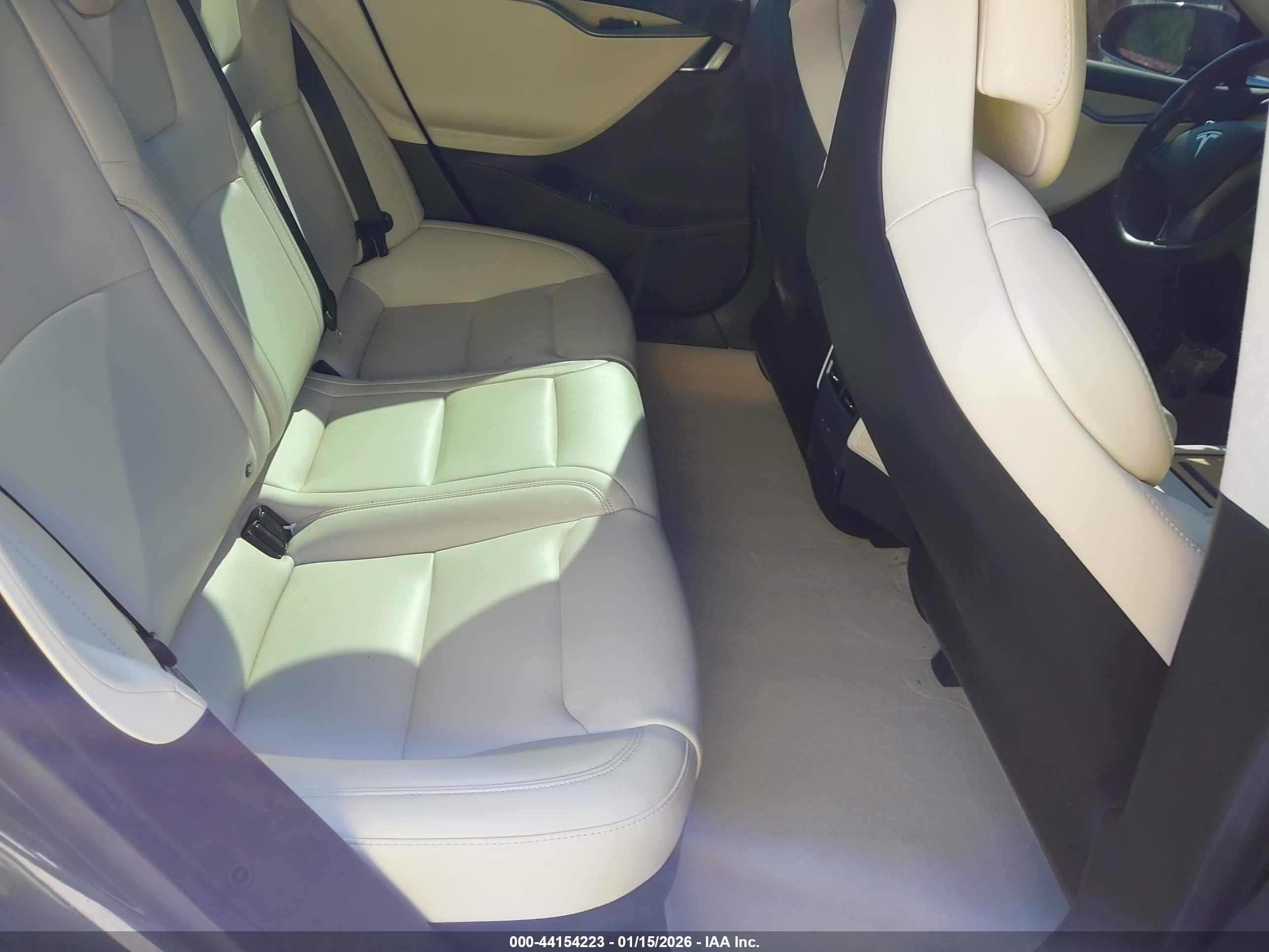 TESLA MODEL image 8