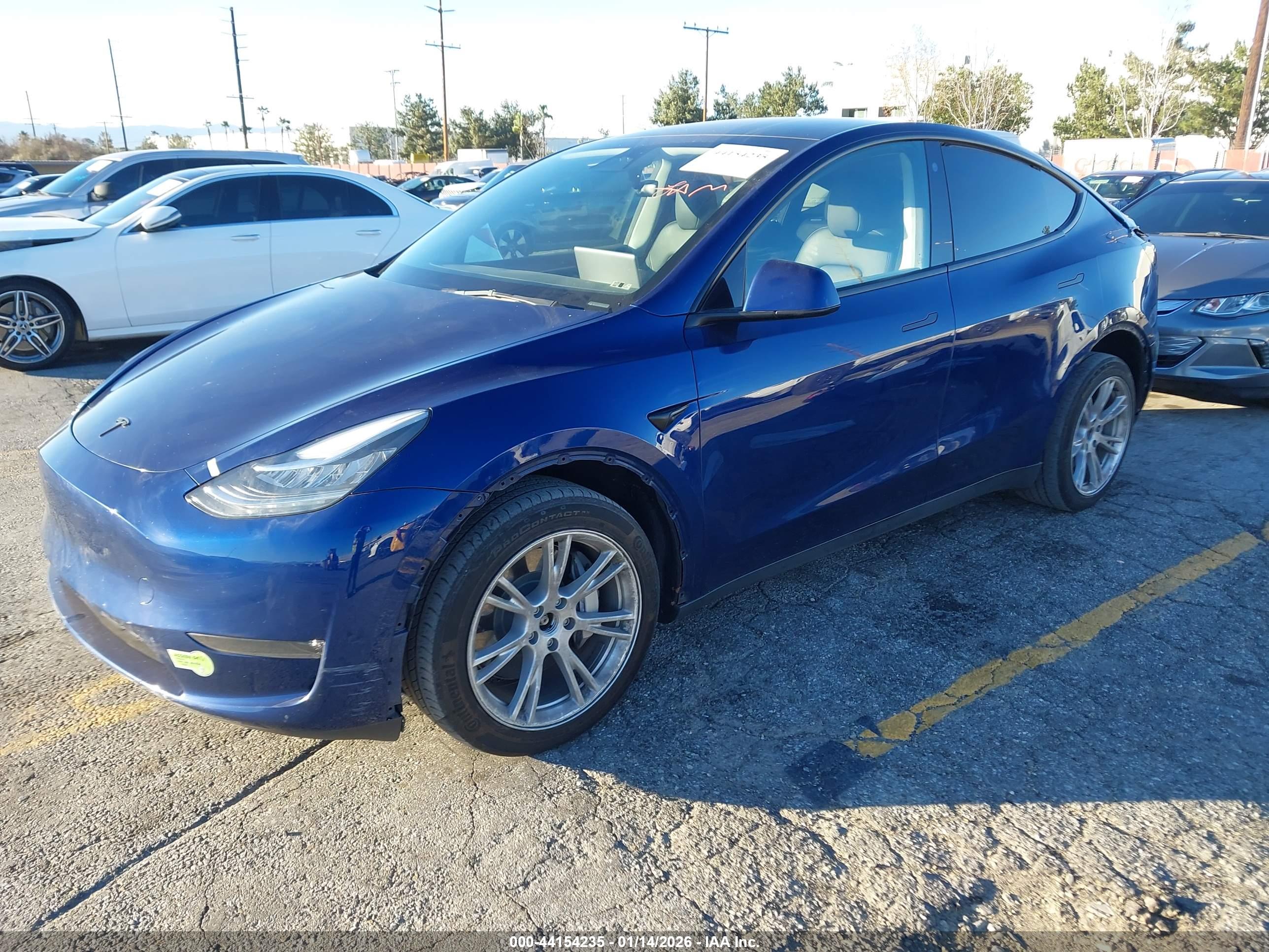 TESLA MODEL image 2