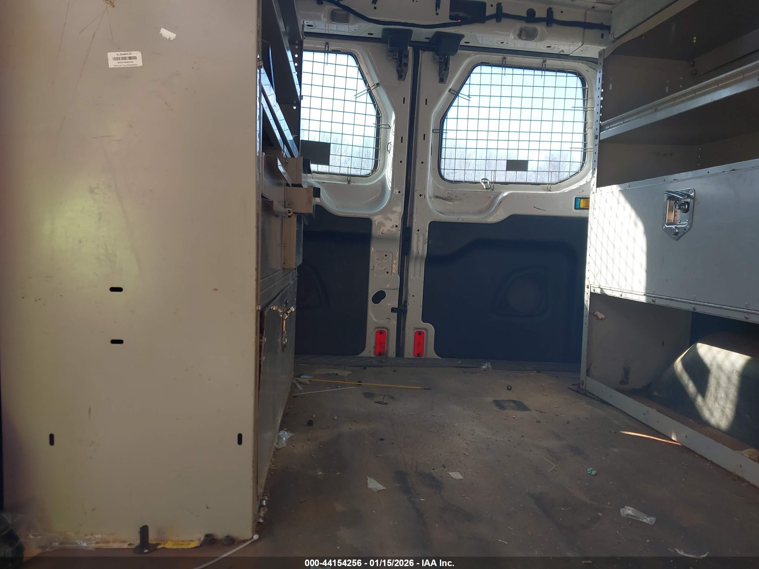 FORD TRANSIT-150 image 8