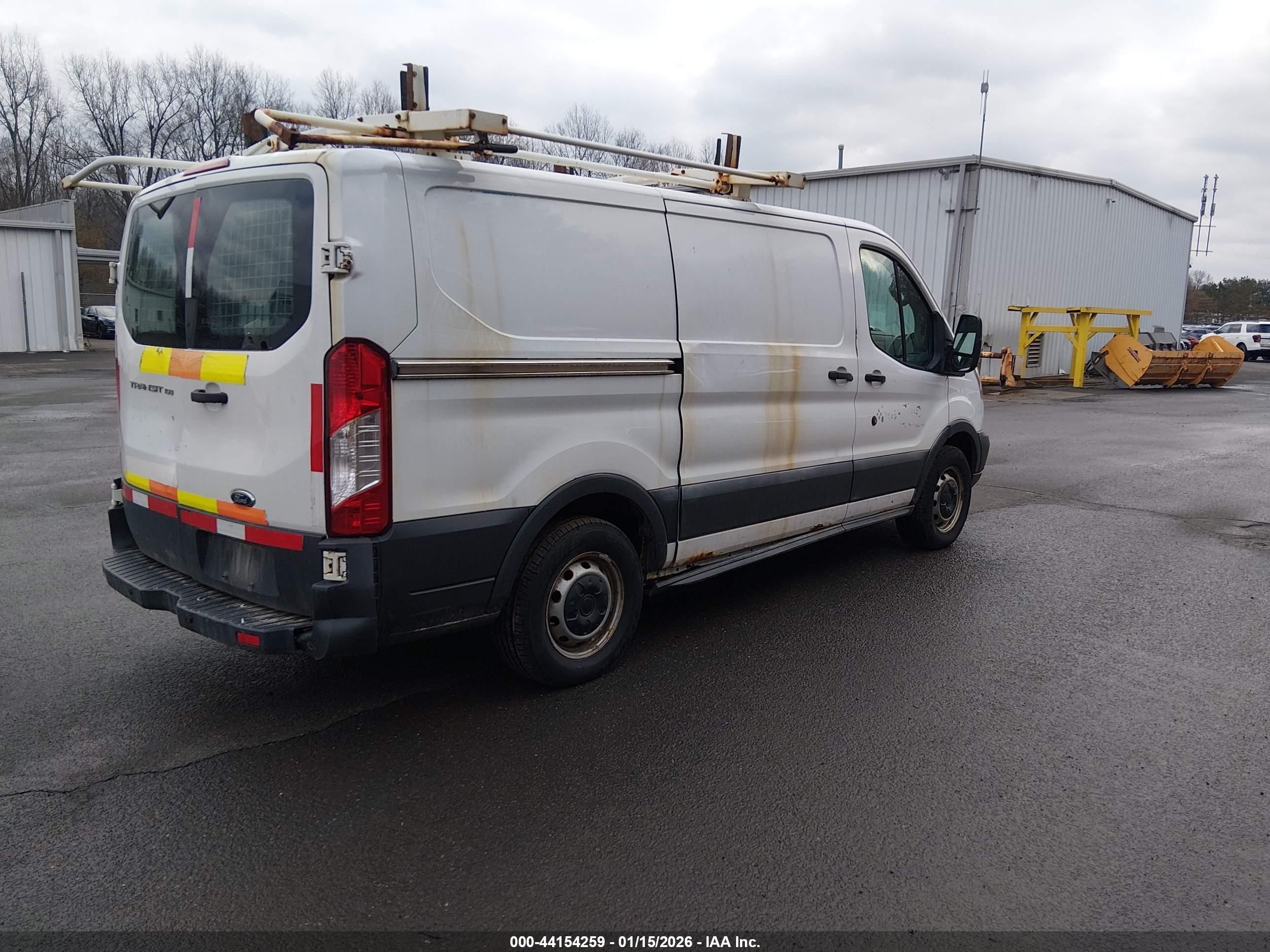 FORD TRANSIT-150 image 4