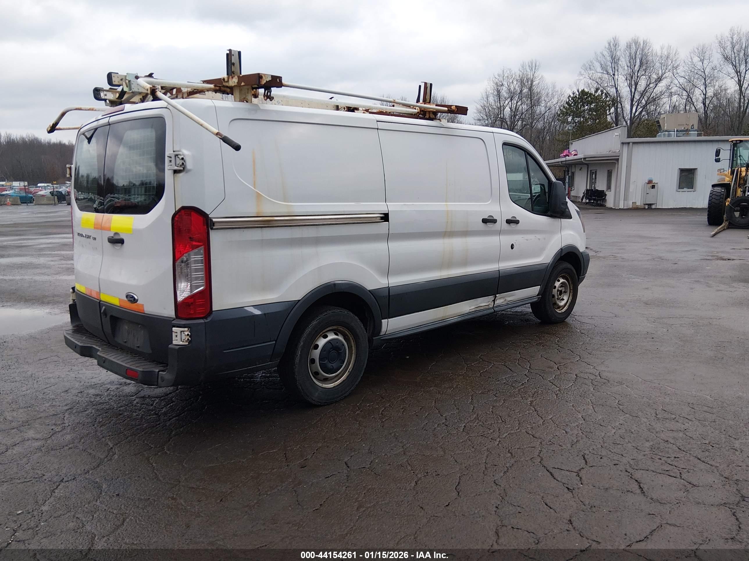 FORD TRANSIT-150 image 4