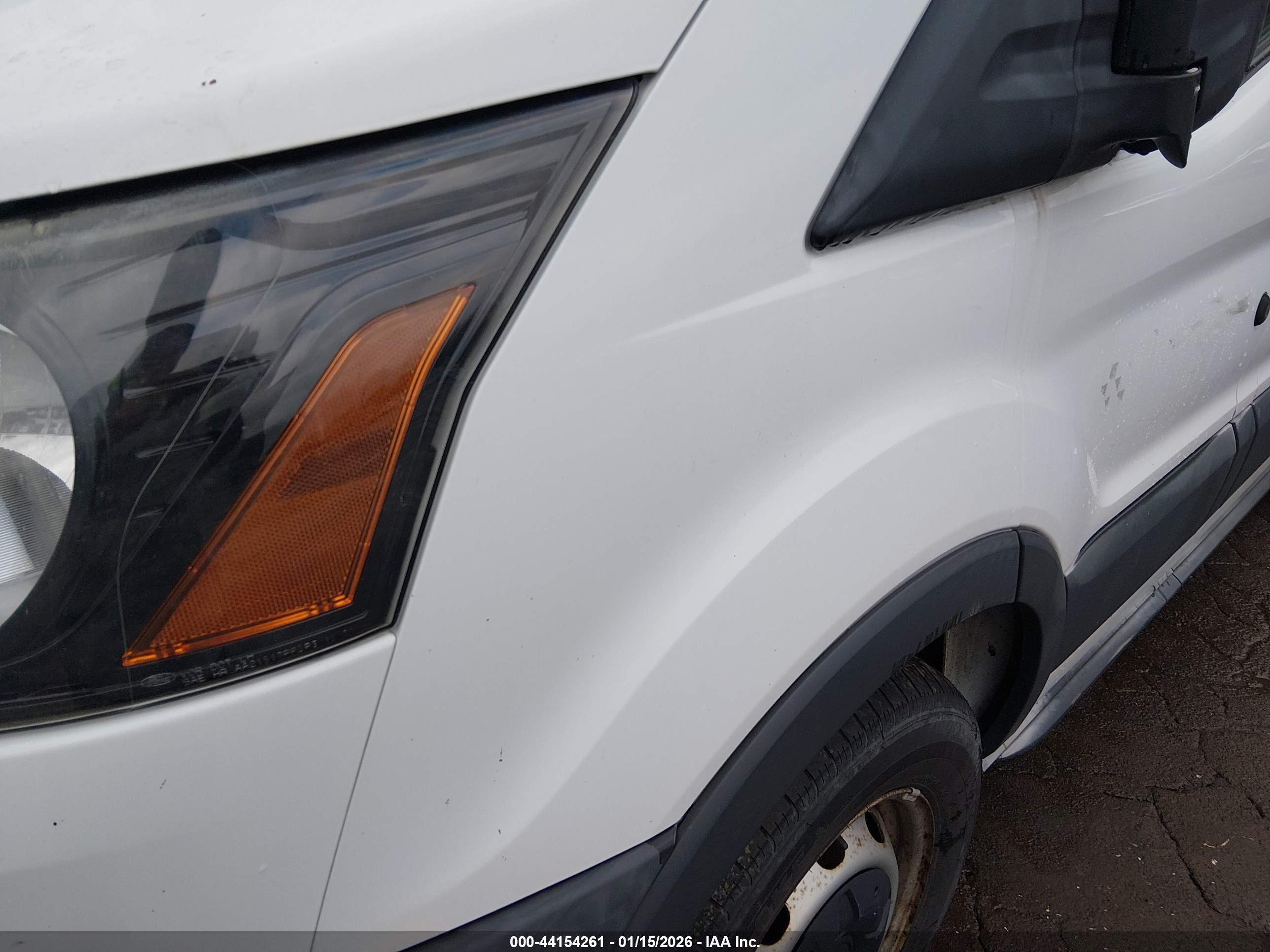 FORD TRANSIT-150 image 6