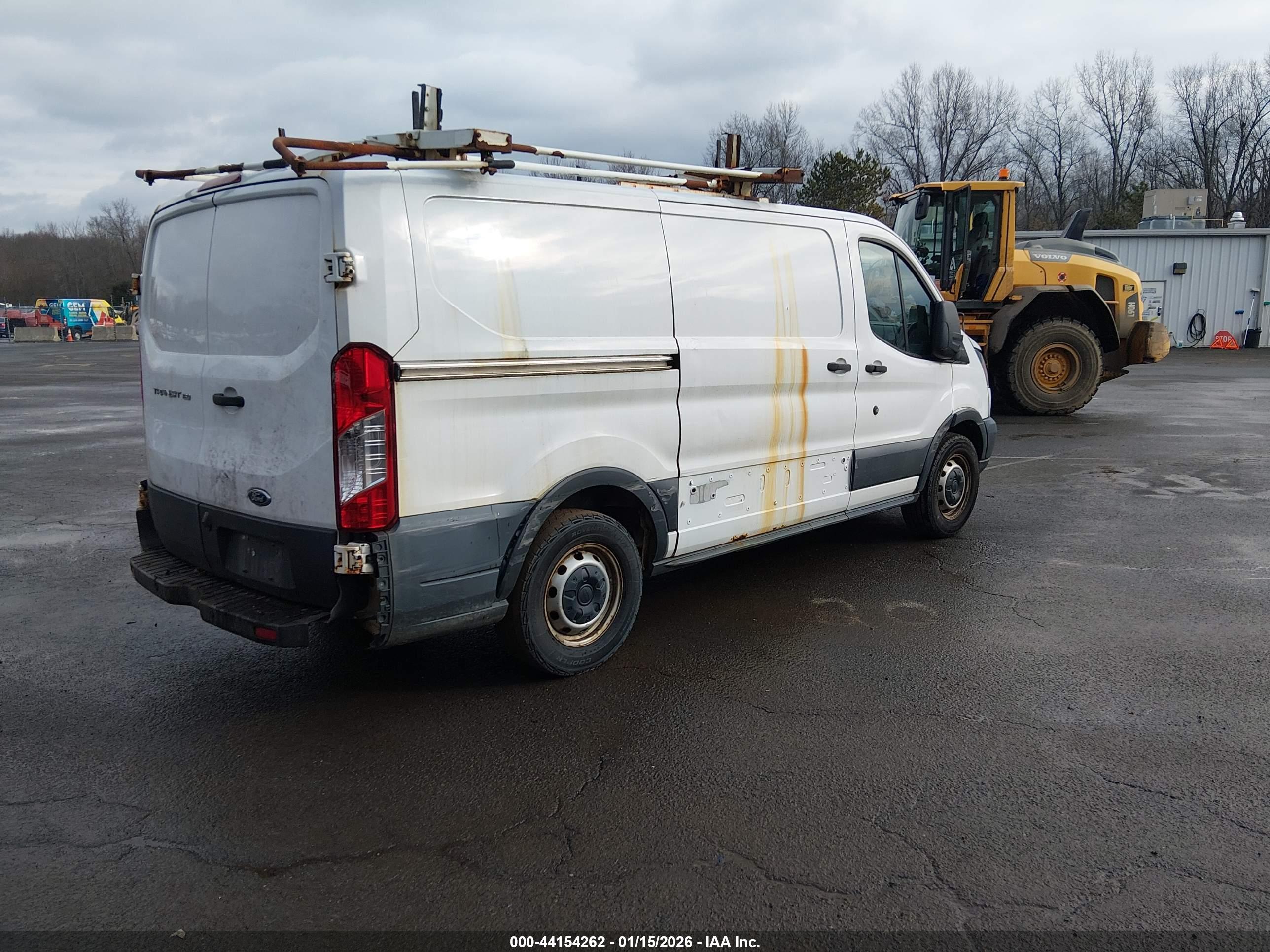 FORD TRANSIT-150 image 4