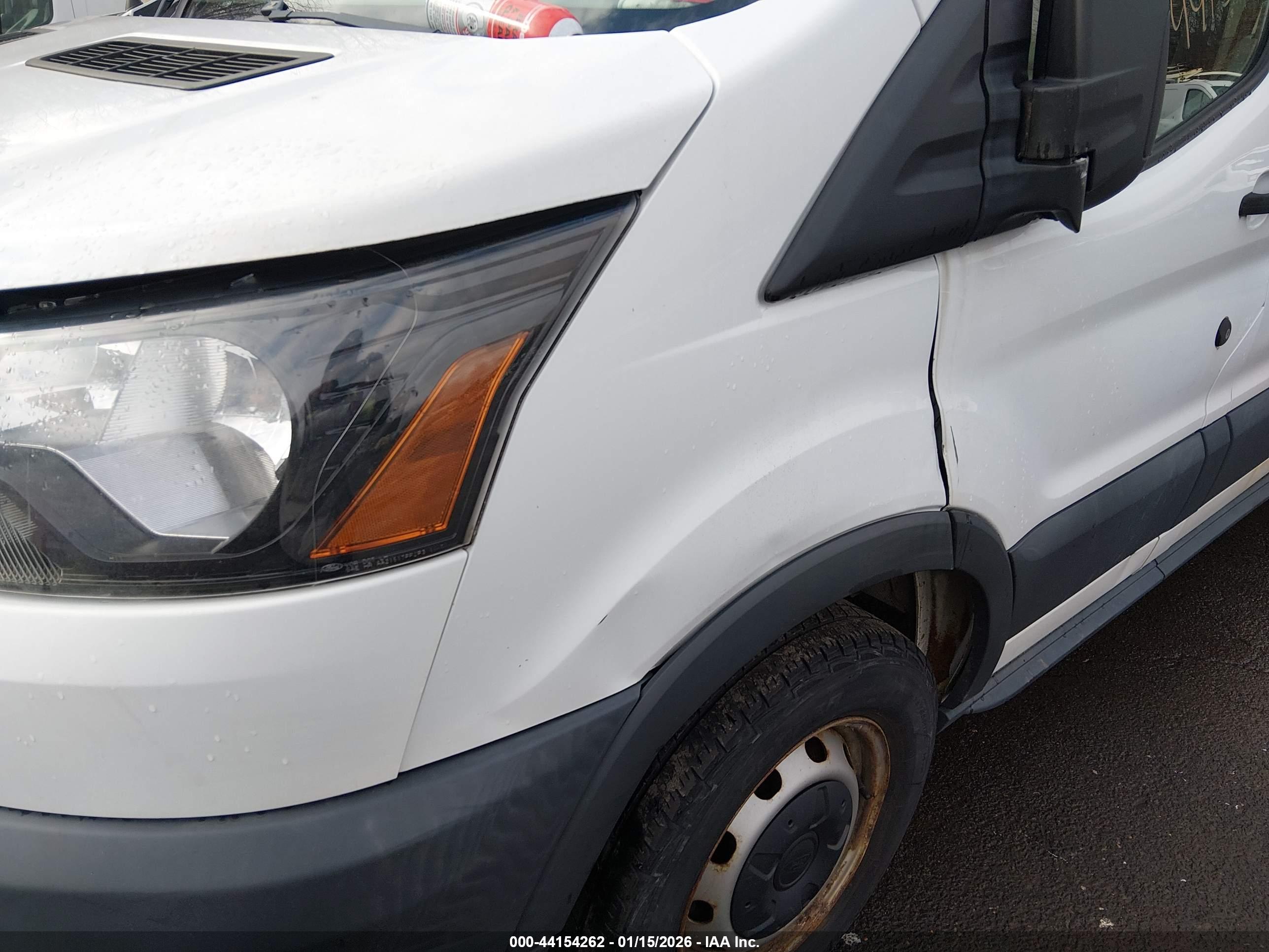 FORD TRANSIT-150 image 6