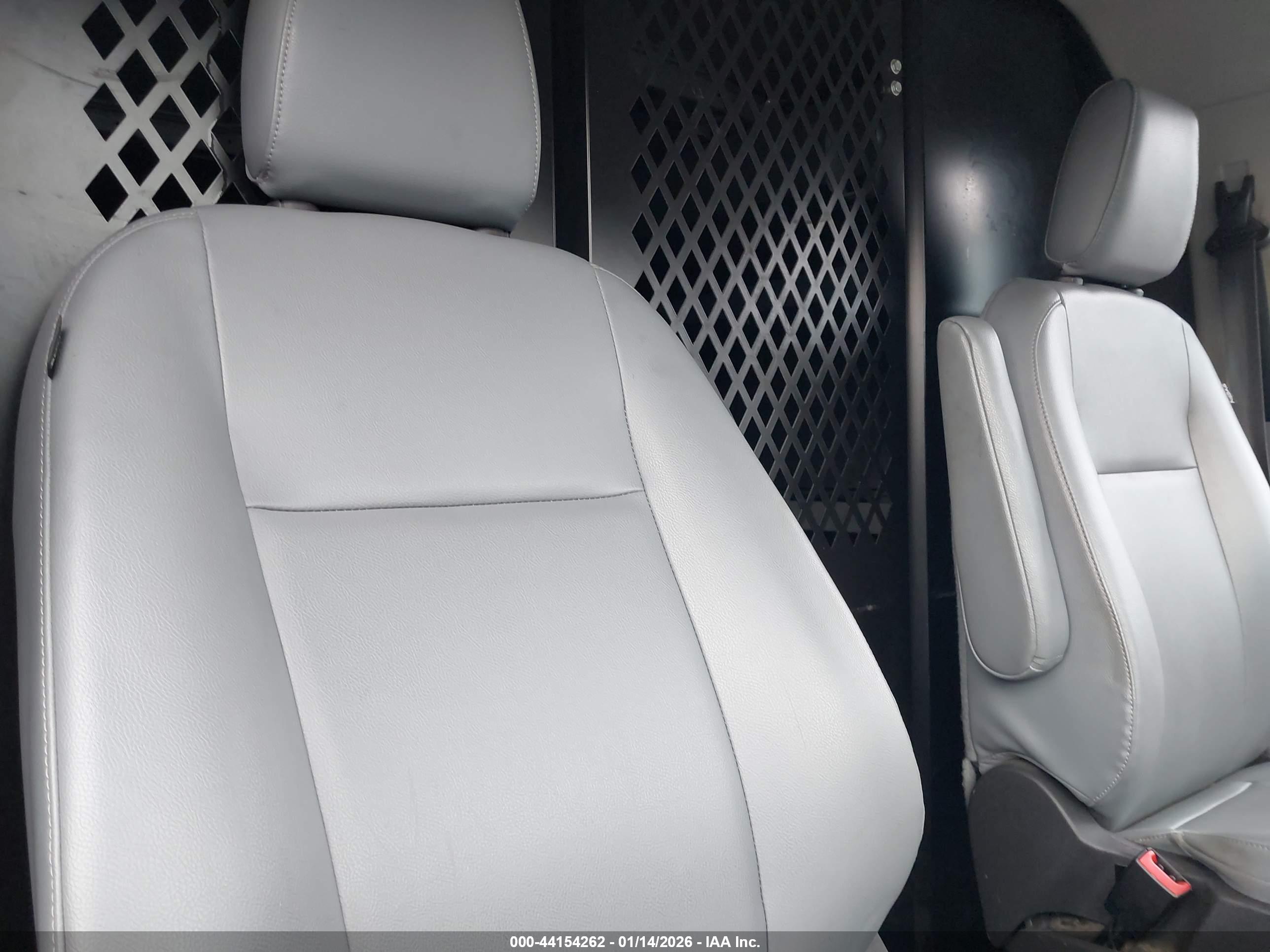 FORD TRANSIT-150 image 8