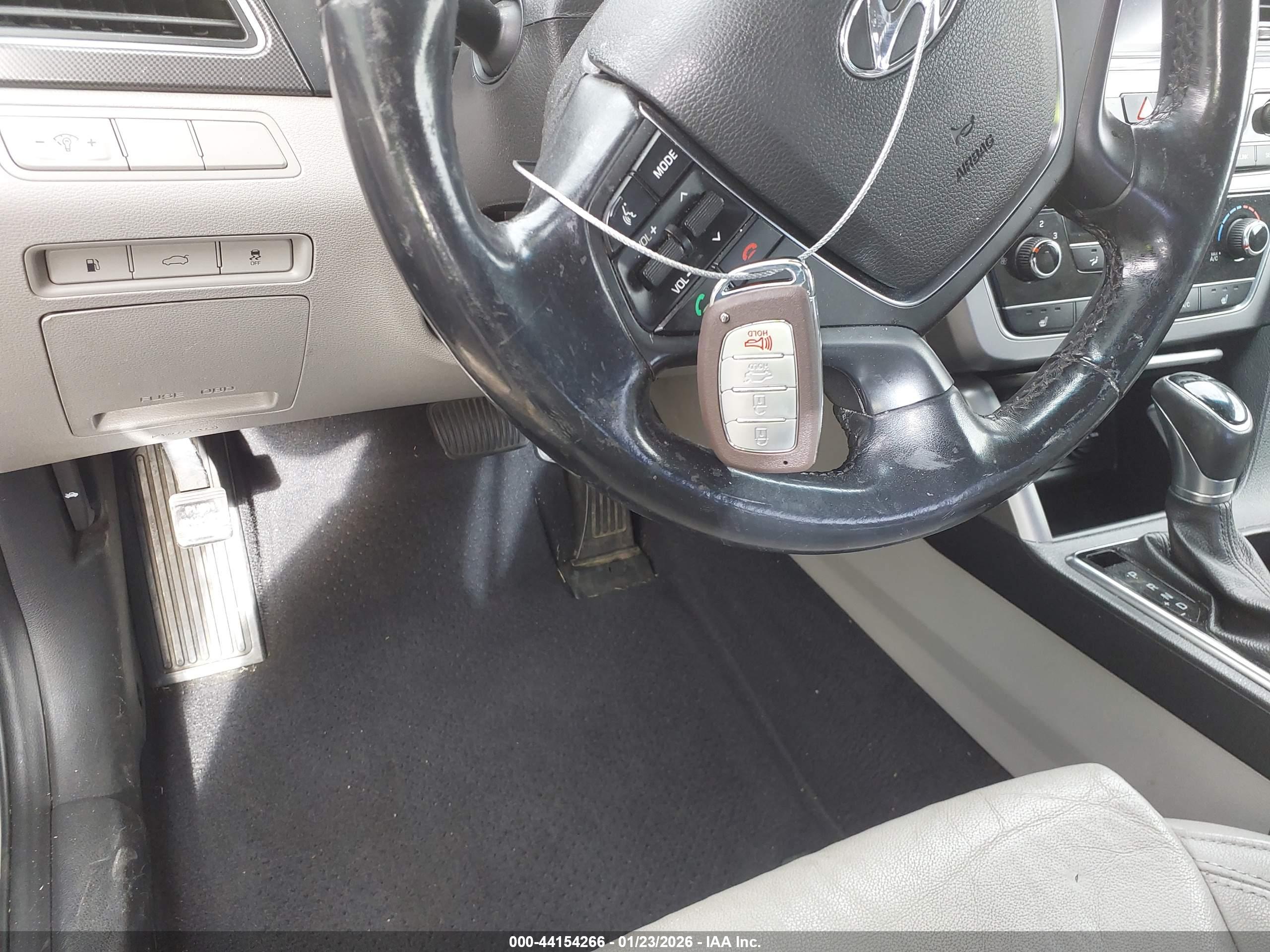 HYUNDAI SONATA image 11