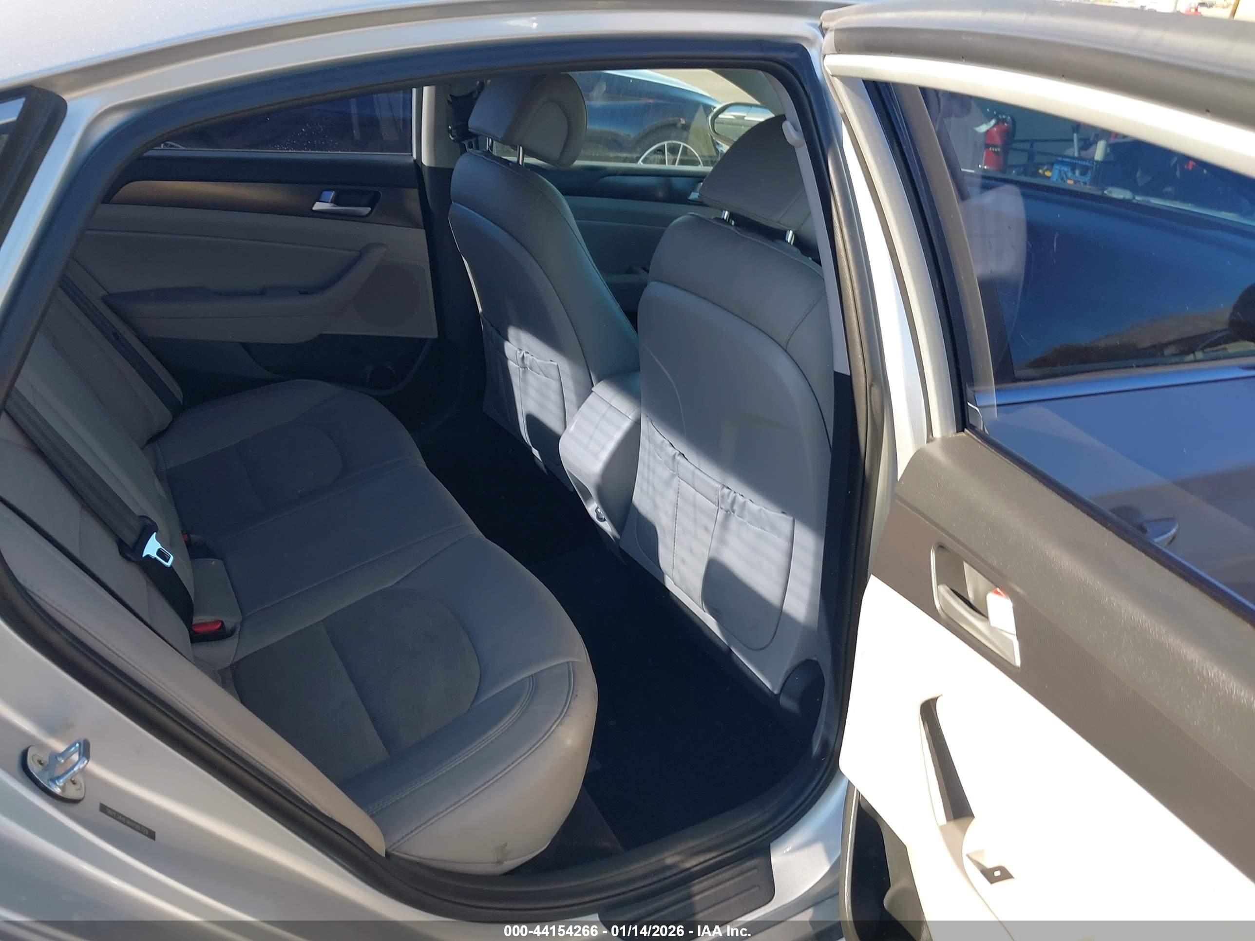 HYUNDAI SONATA image 8