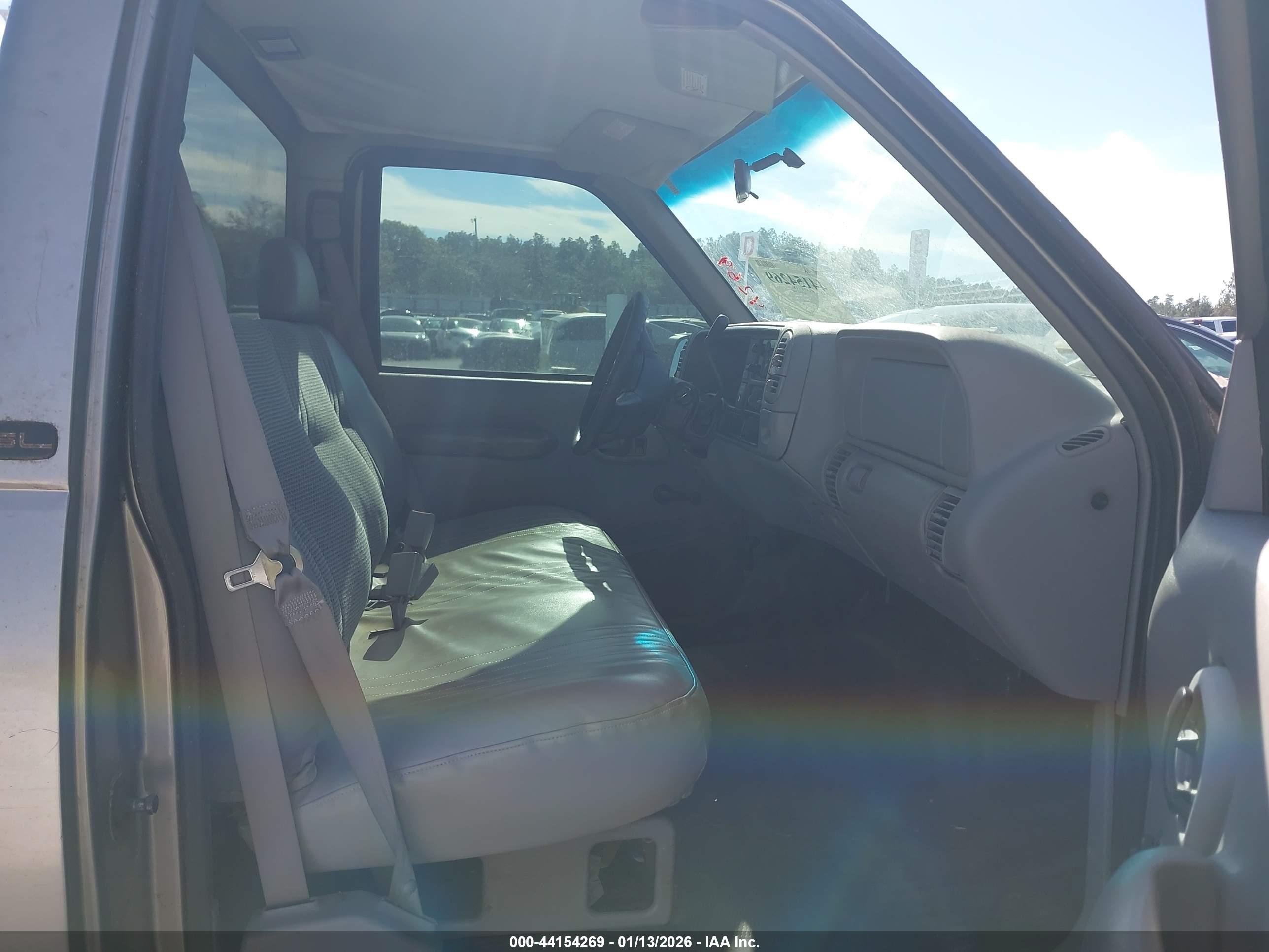 GMC SIERRA image 5