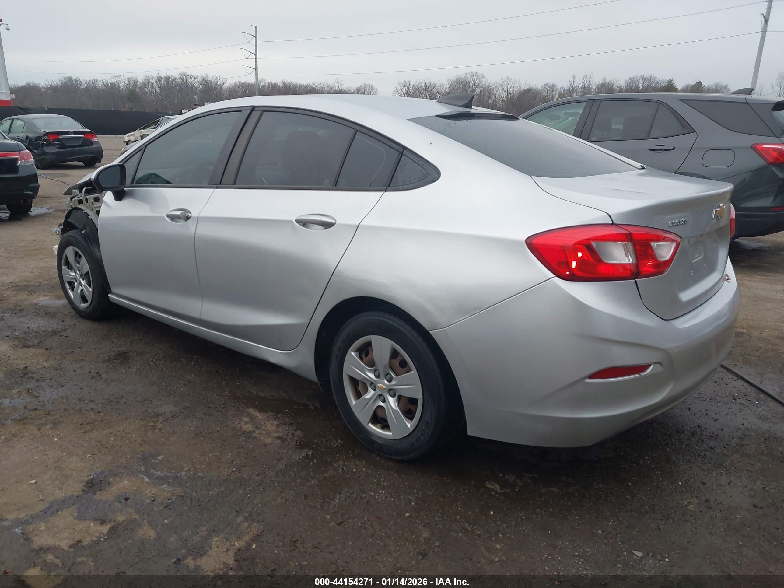 CHEVROLET CRUZE image 3