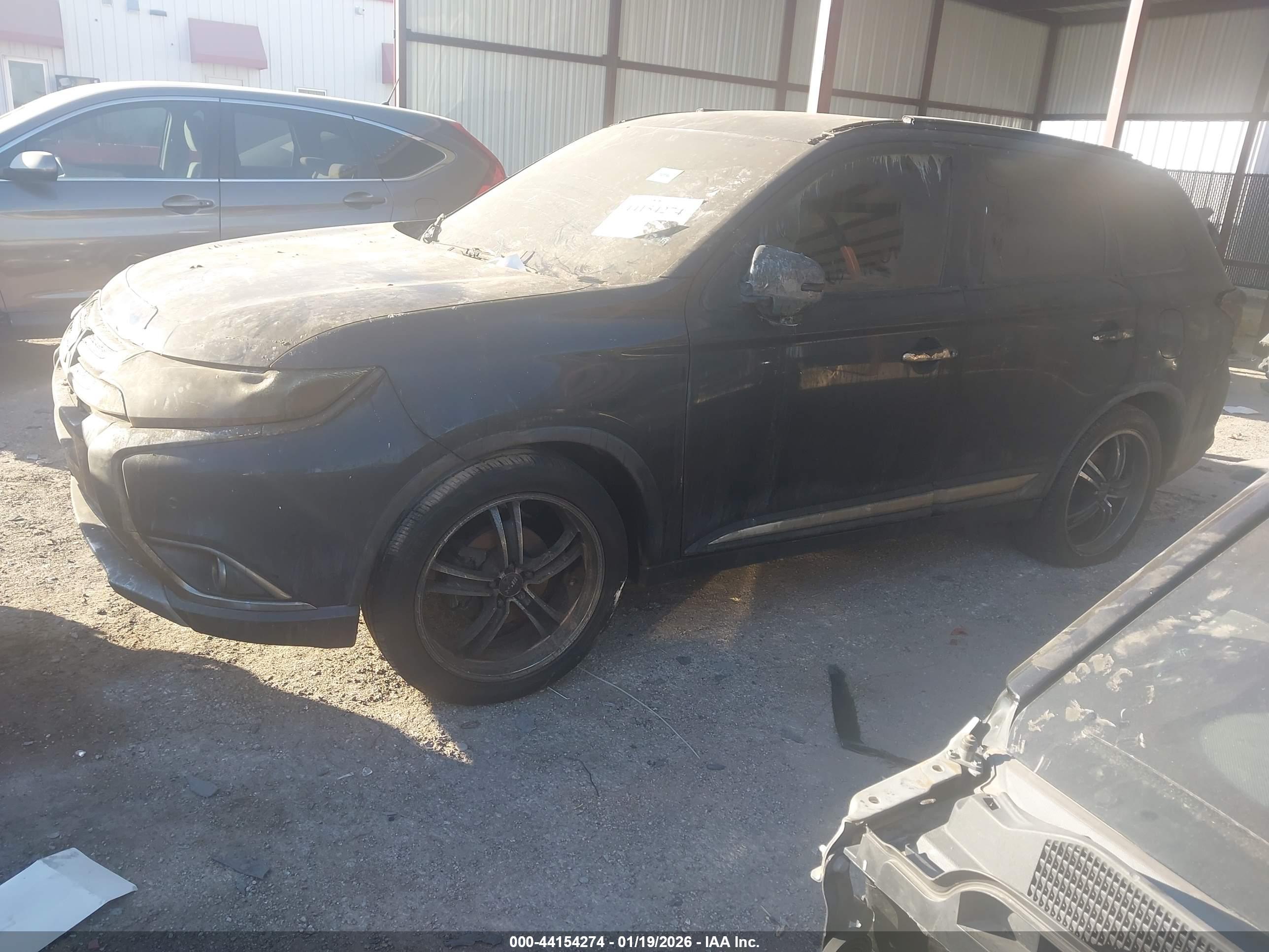 MITSUBISHI OUTLANDER image 2