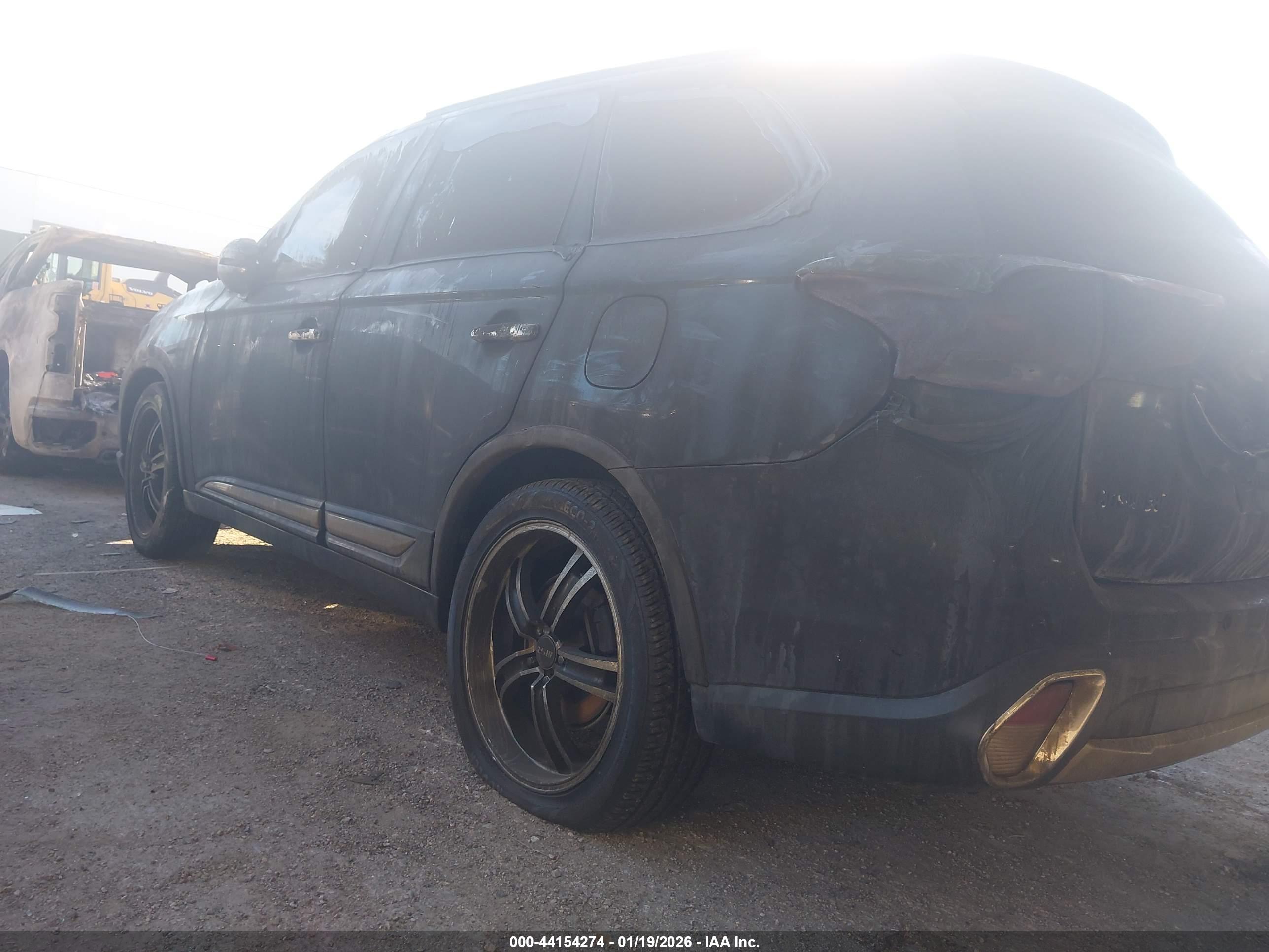MITSUBISHI OUTLANDER image 3