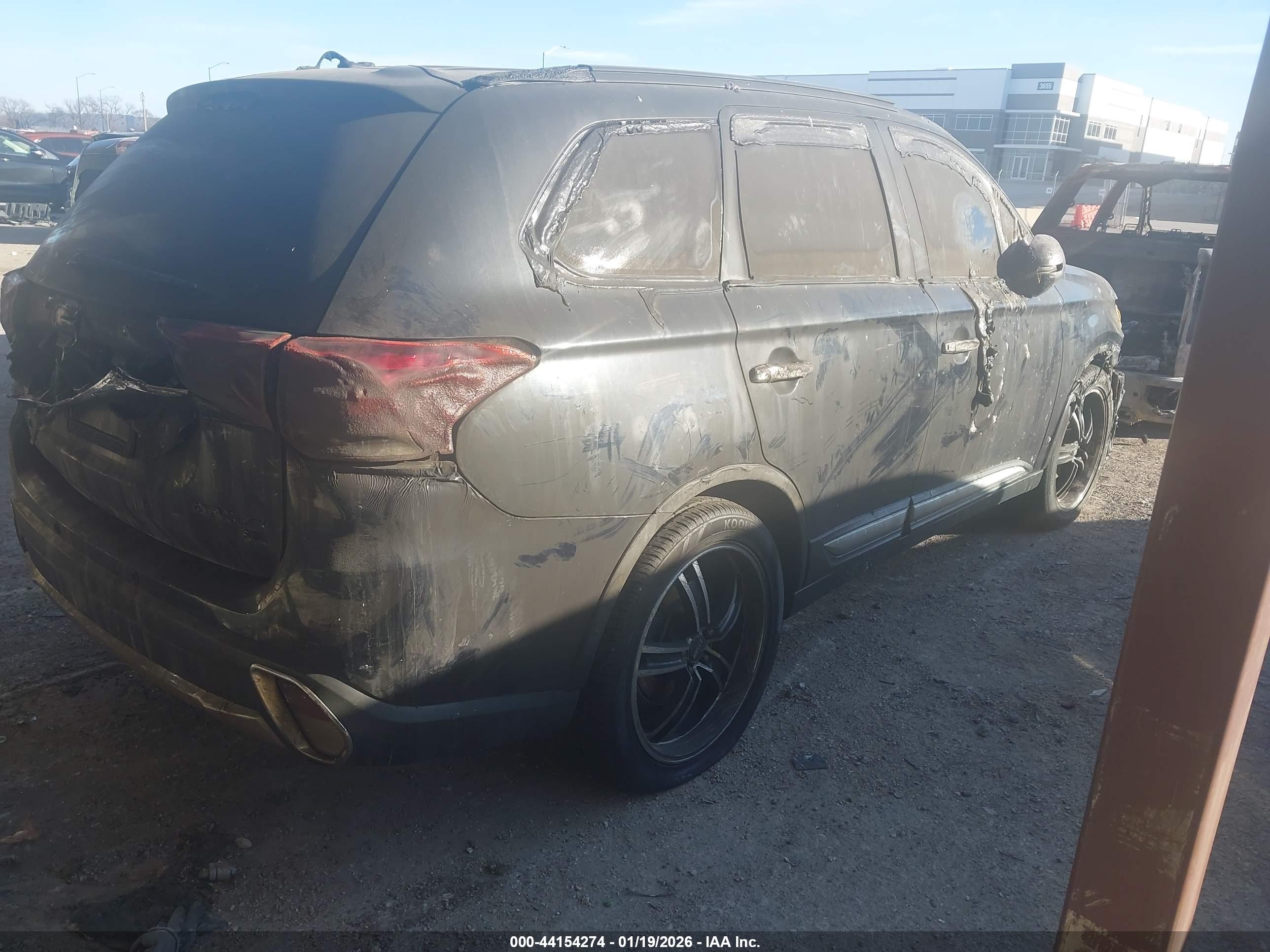 MITSUBISHI OUTLANDER image 4