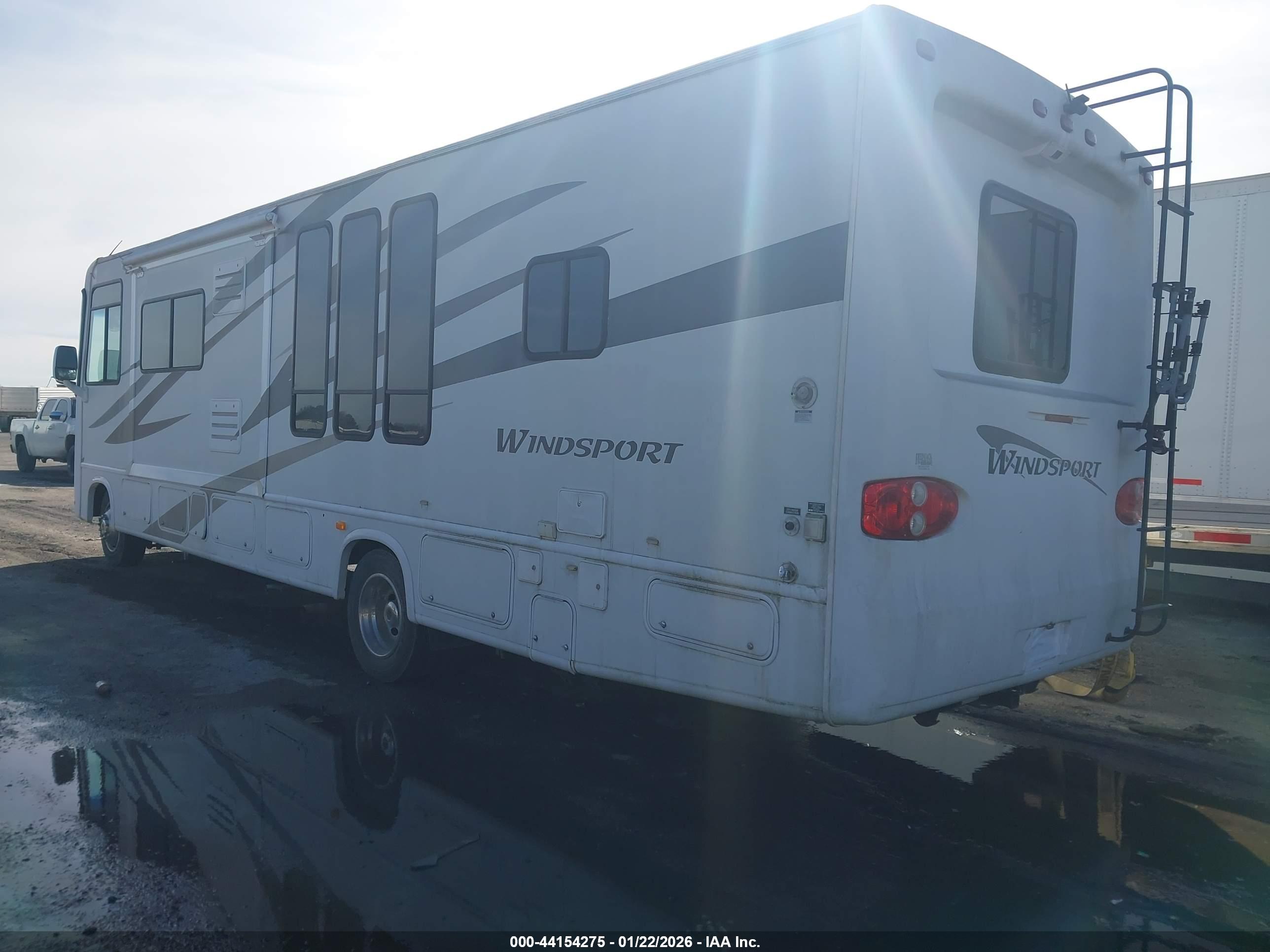 FORD F550 image 3