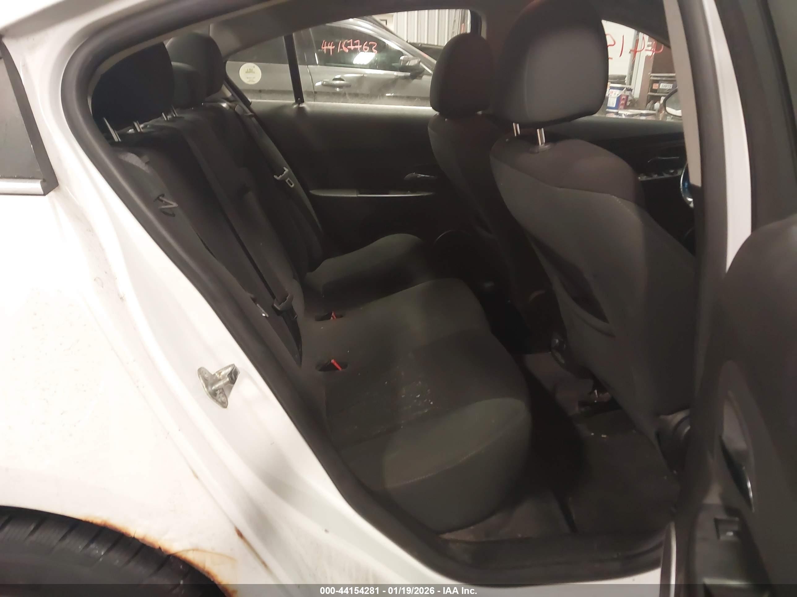 CHEVROLET CRUZE image 8