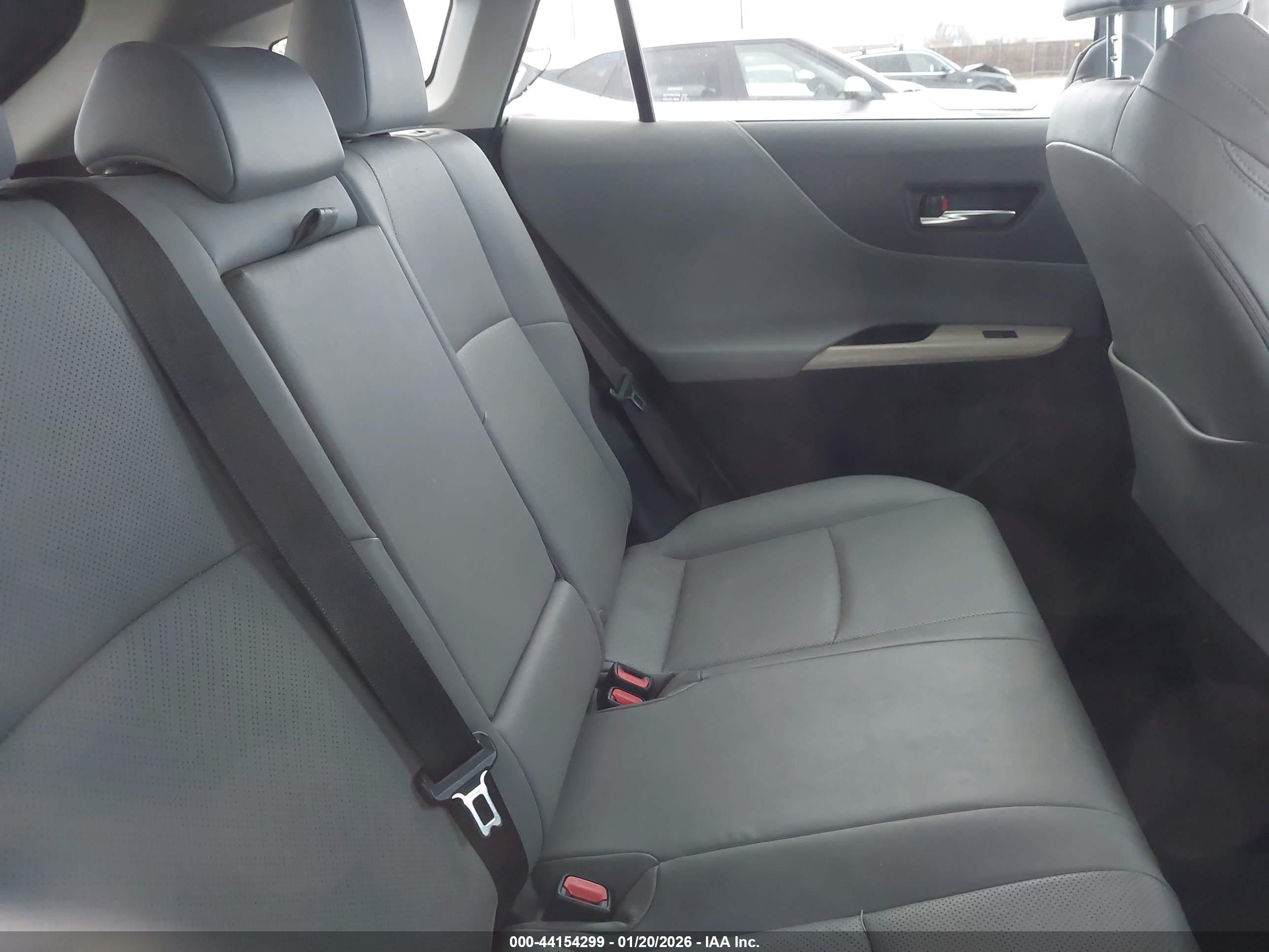TOYOTA VENZA image 8
