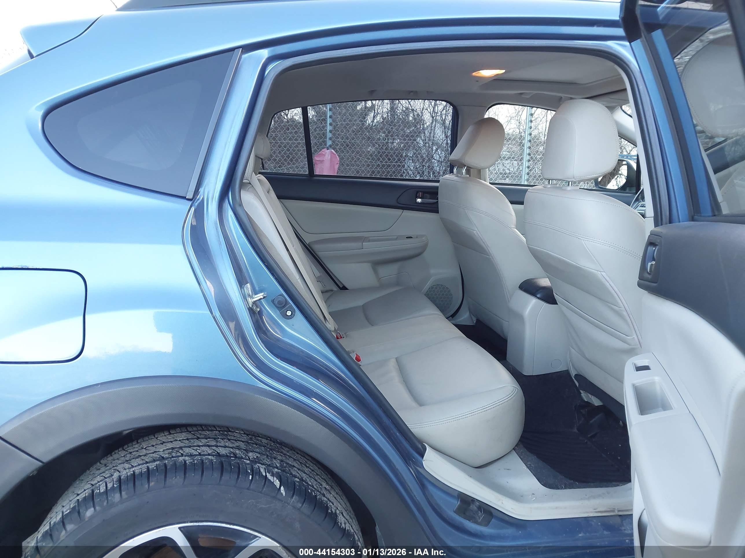 SUBARU XV image 8