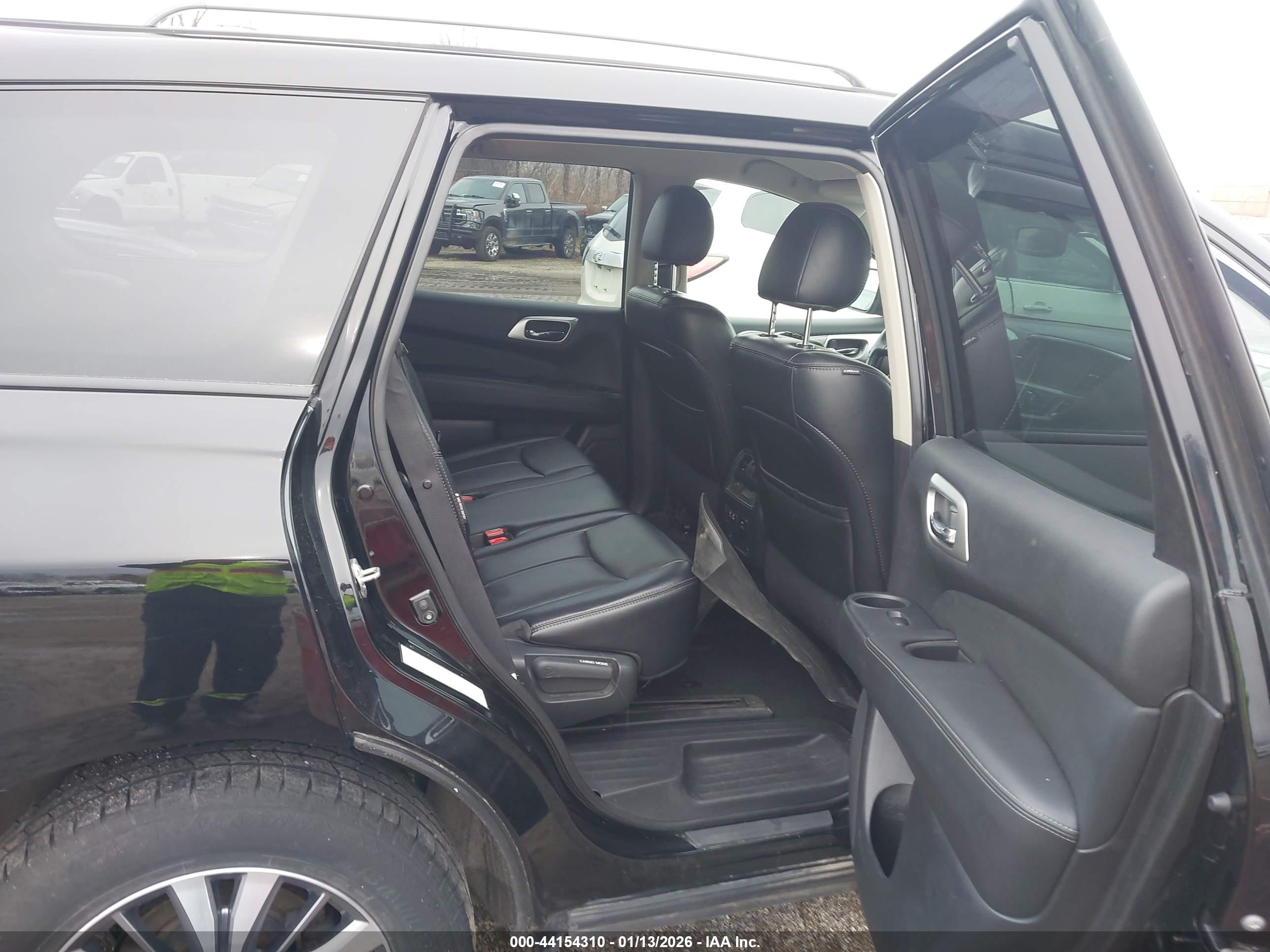 NISSAN PATHFINDER image 8