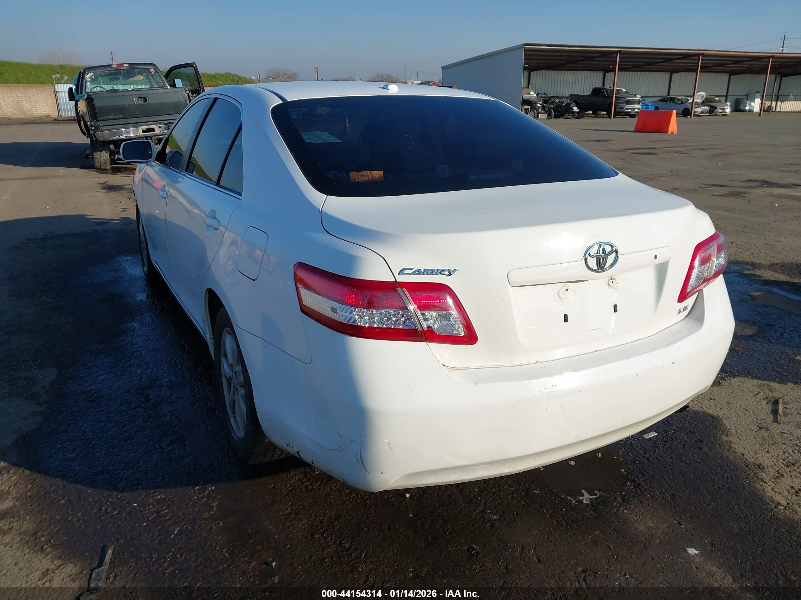 TOYOTA CAMRY image 3