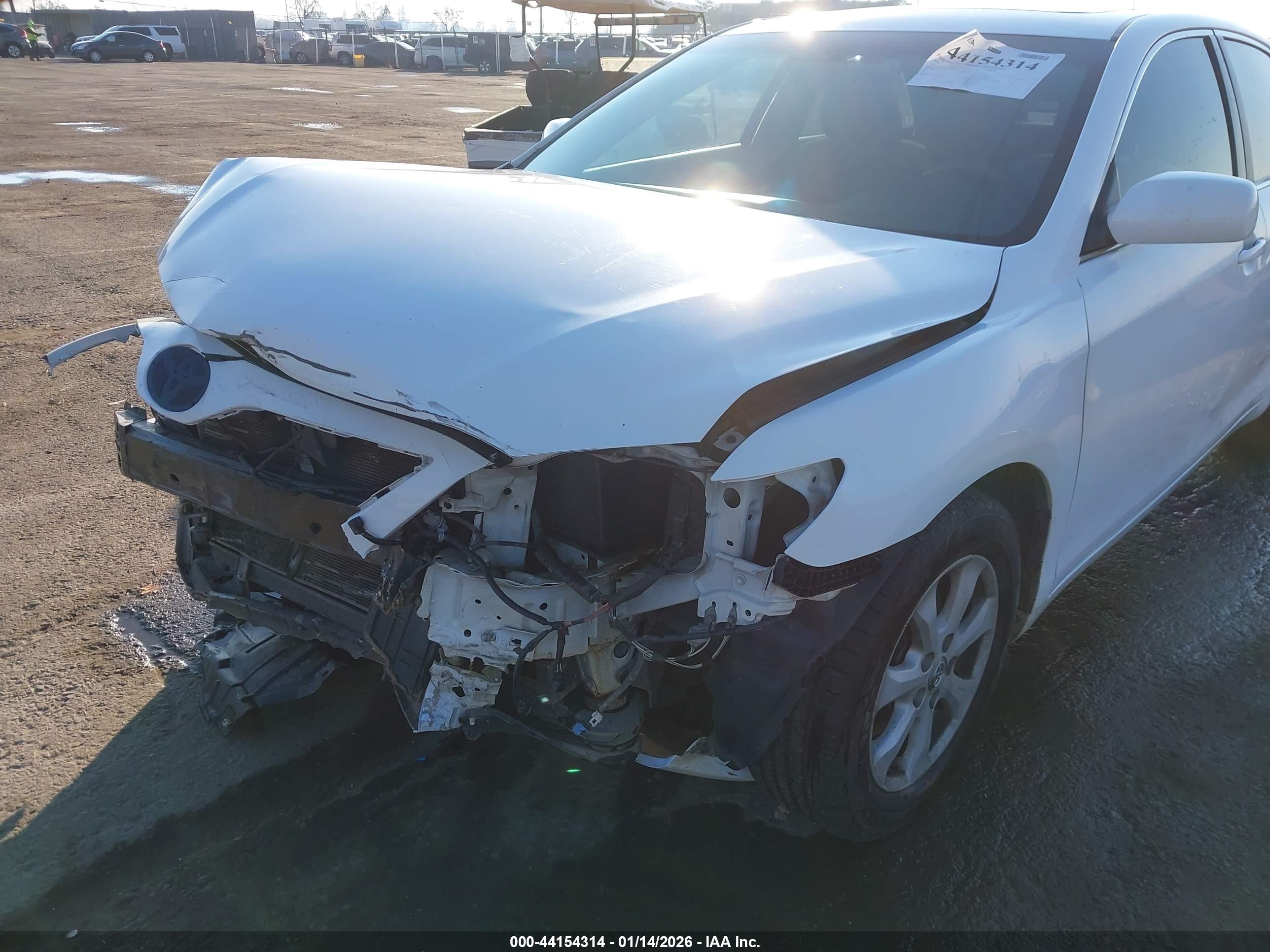 TOYOTA CAMRY image 6