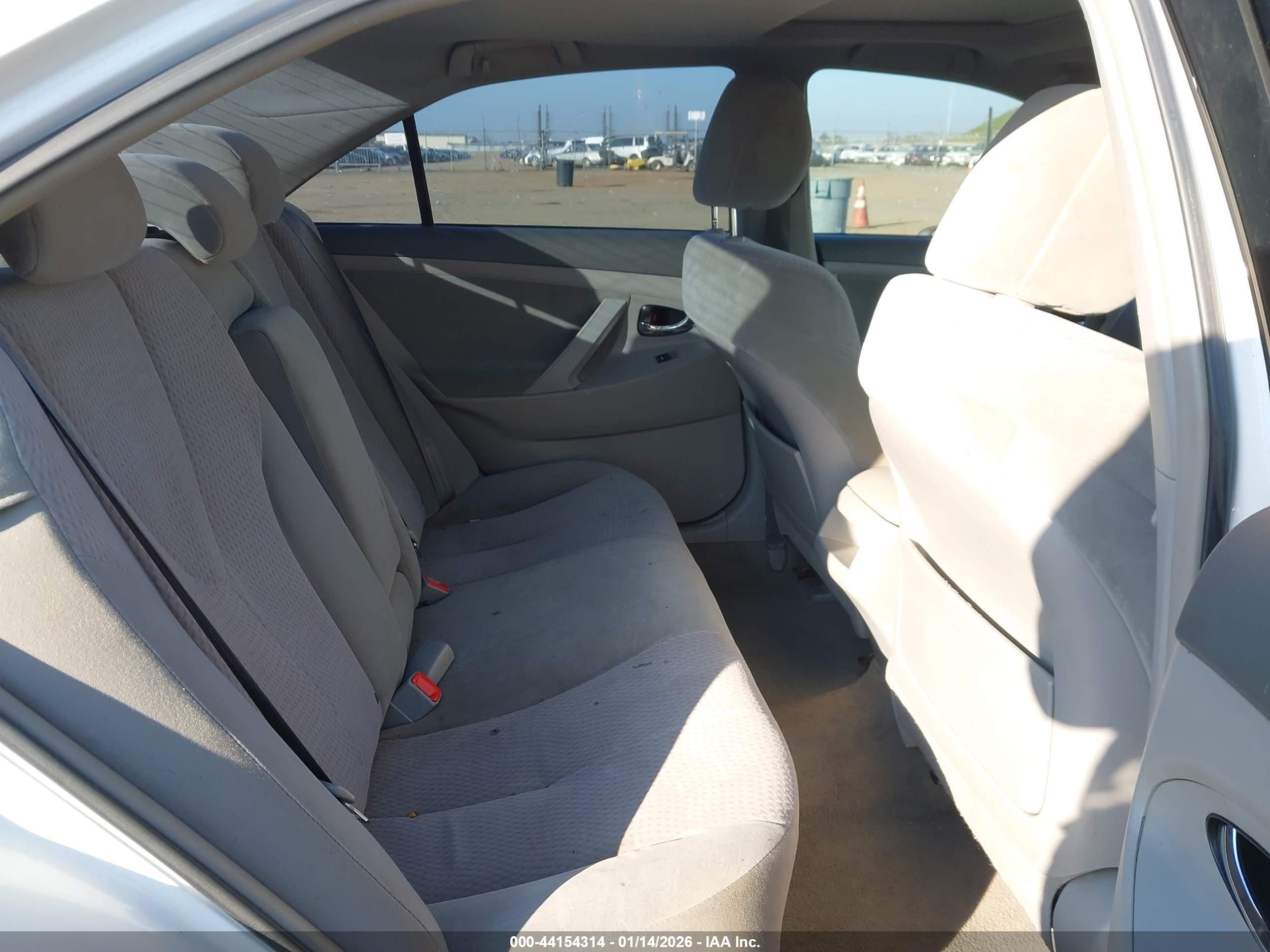TOYOTA CAMRY image 8