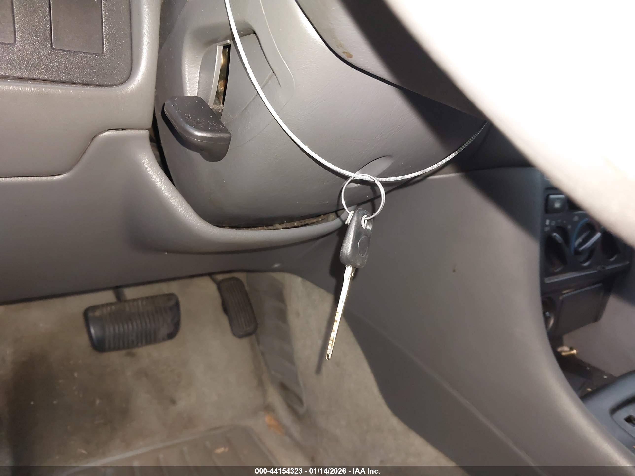 TOYOTA CAMRY image 11