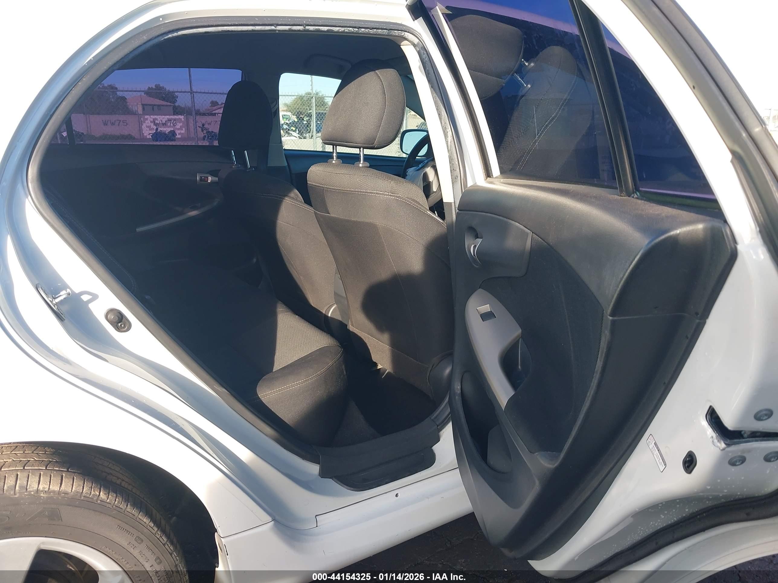 TOYOTA COROLLA image 8