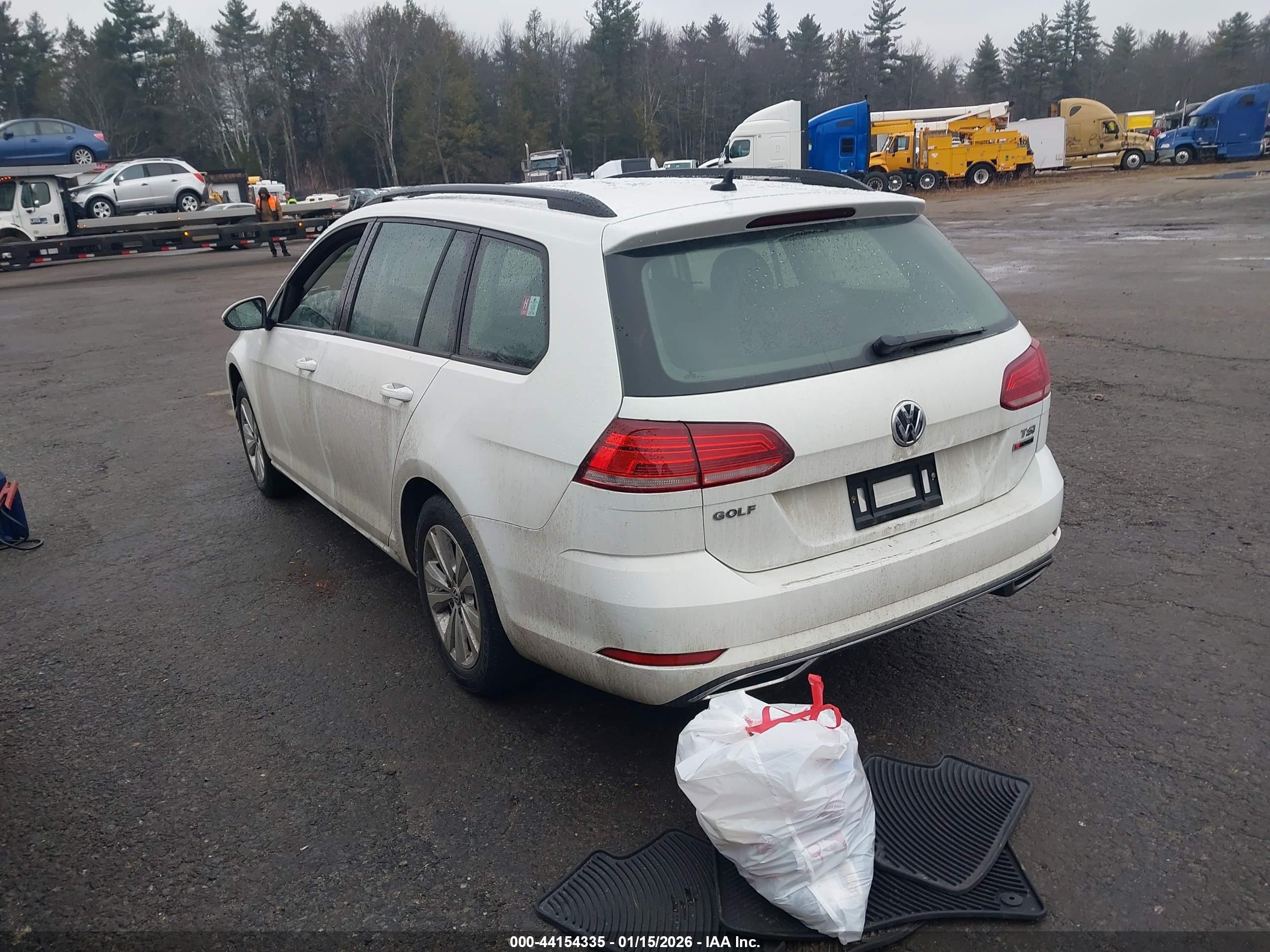 VOLKSWAGEN GOLF image 3