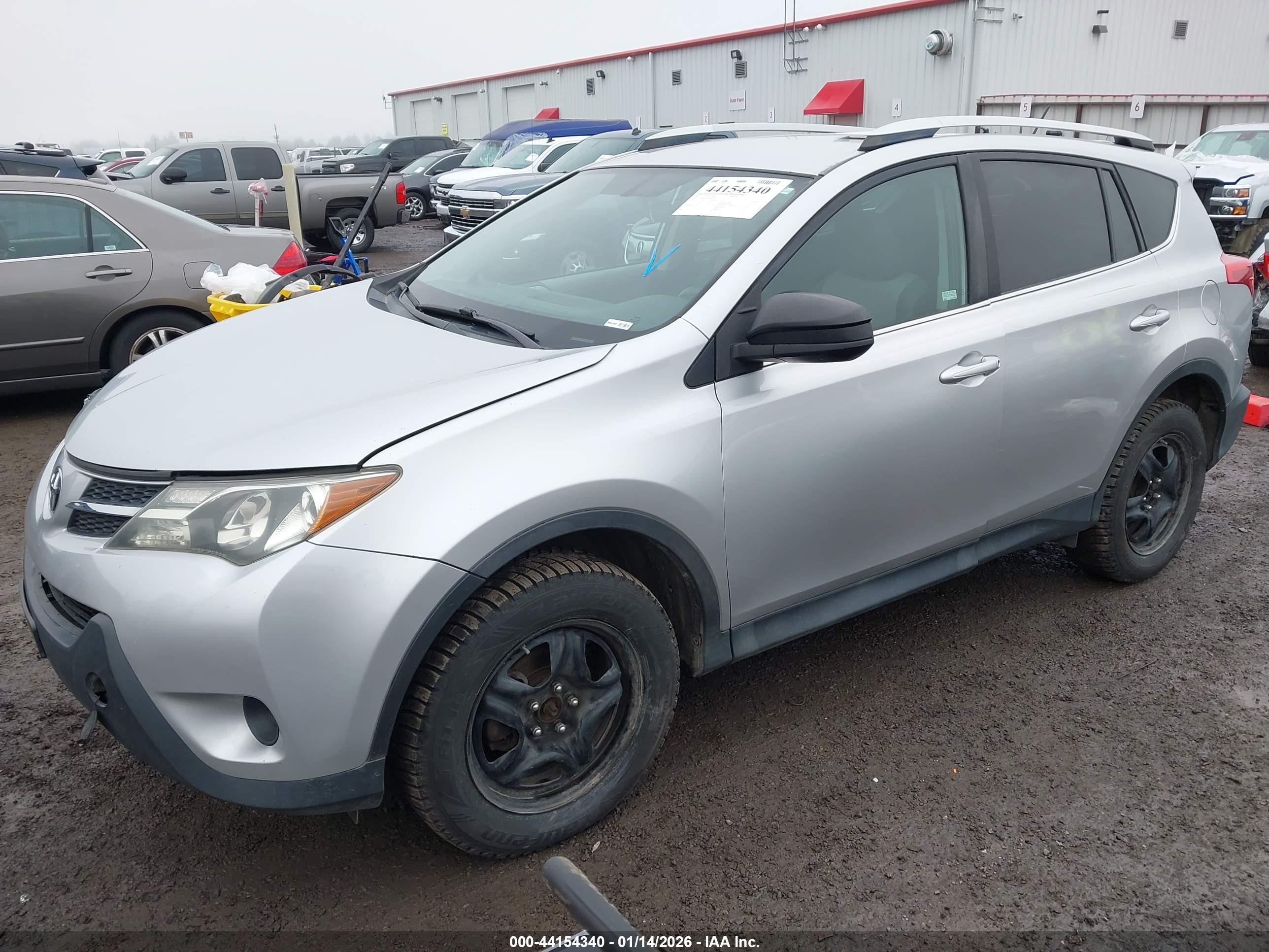TOYOTA RAV4 image 2