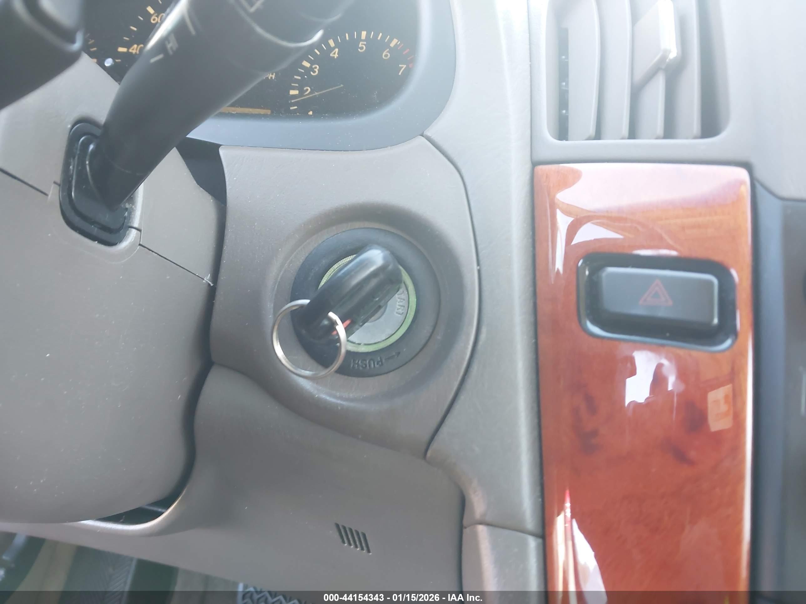 LEXUS RX image 11