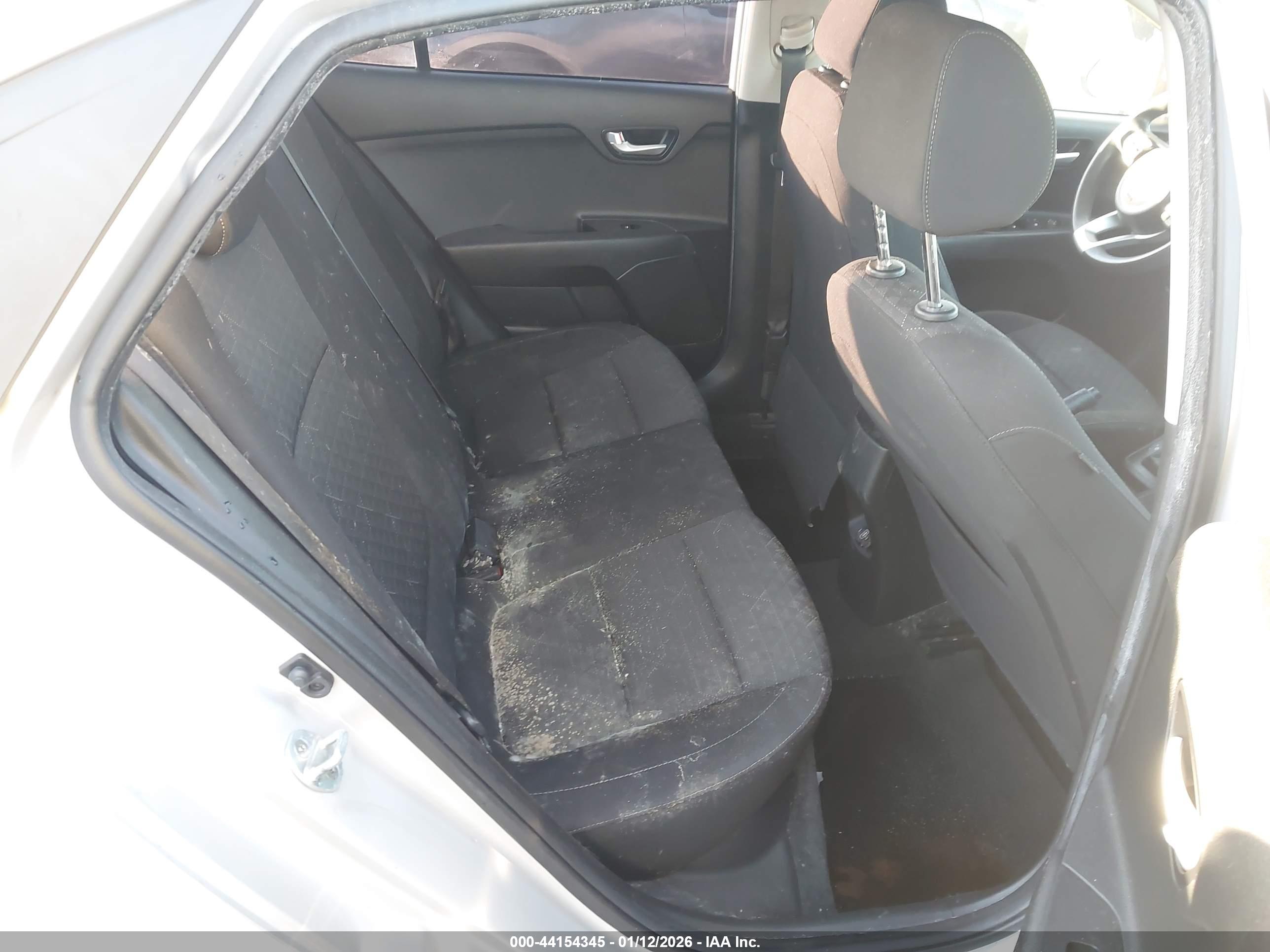 KIA RIO image 8