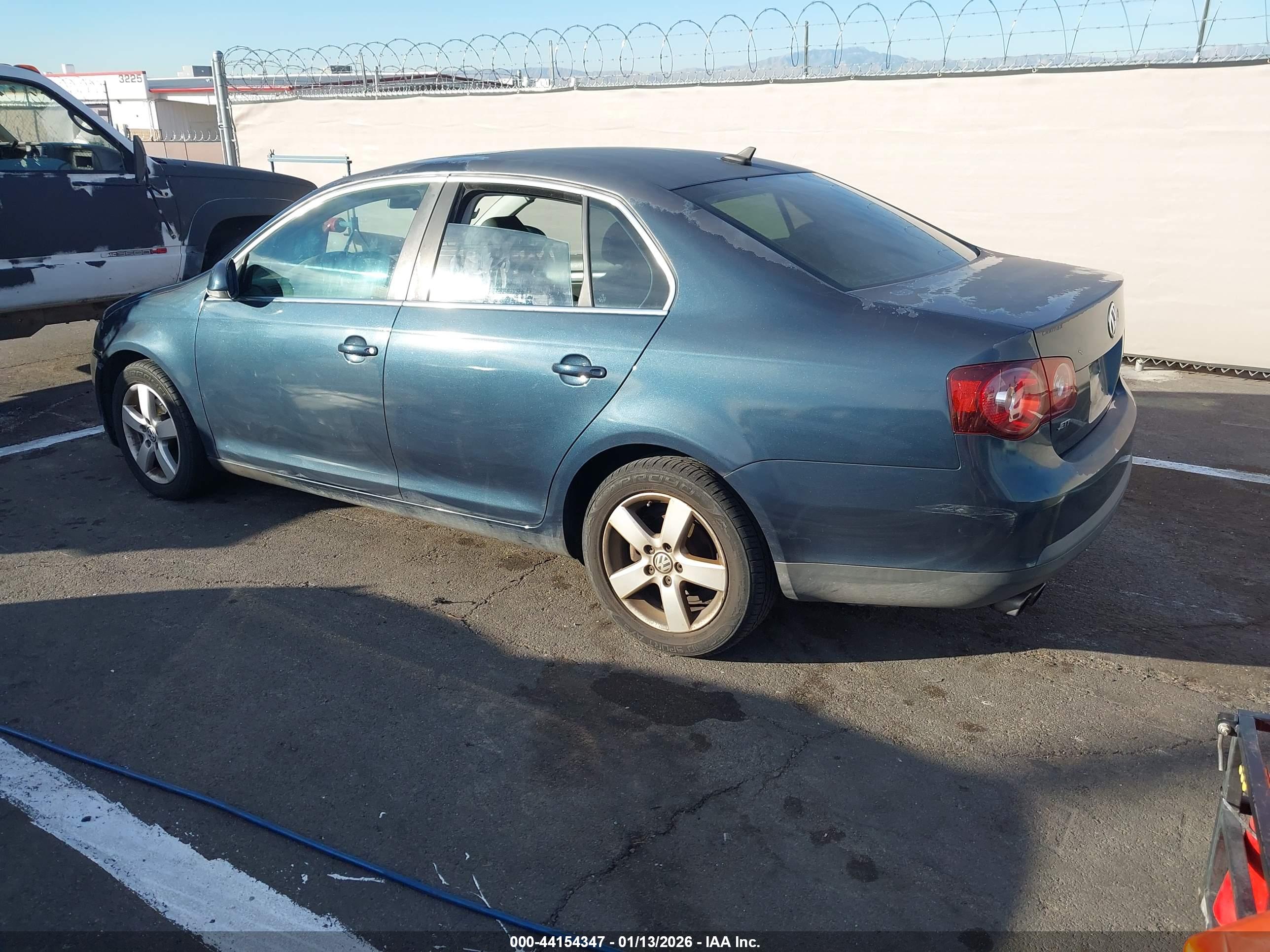 VOLKSWAGEN JETTA image 3