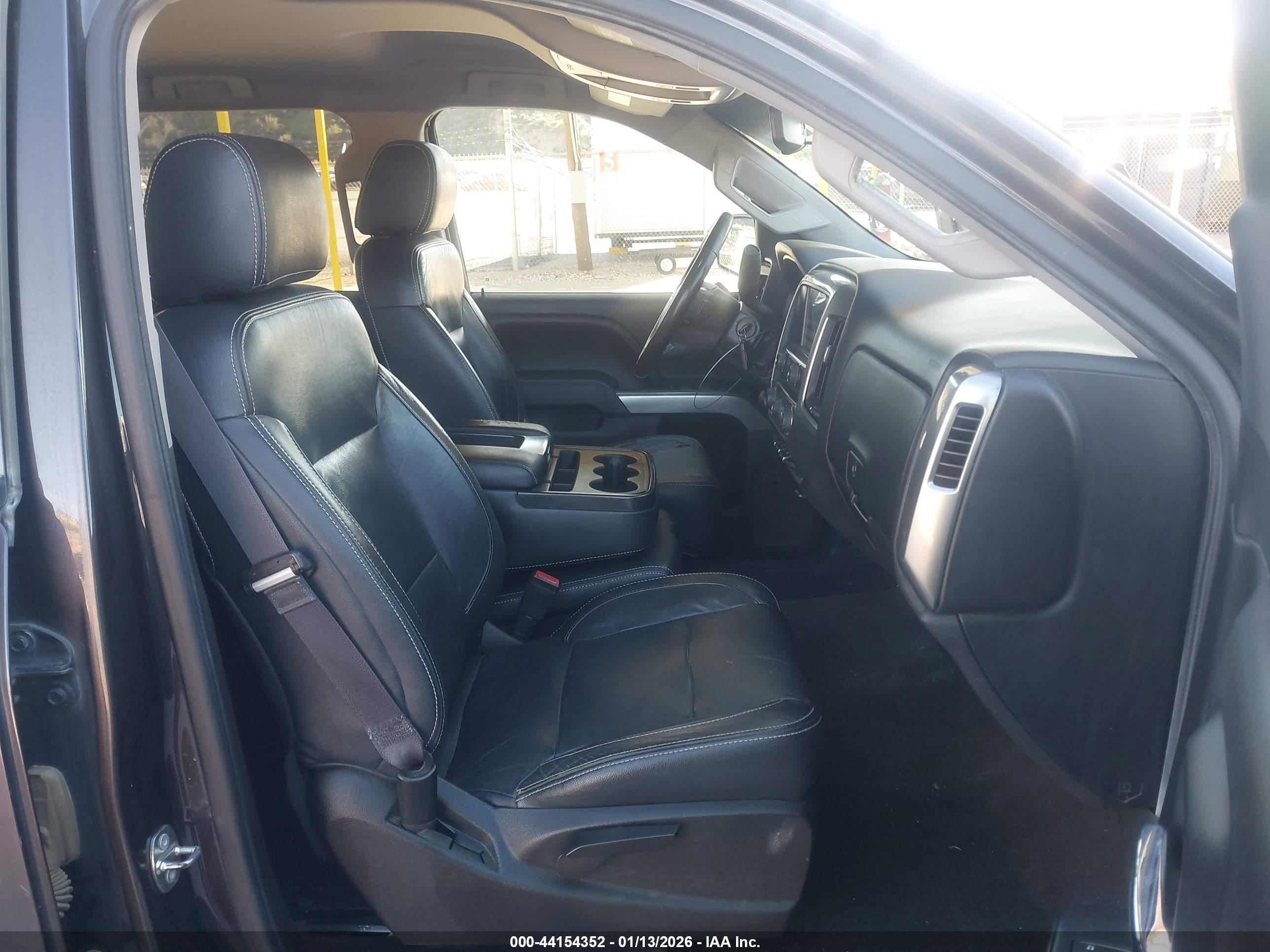 CHEVROLET SILVERADO image 5