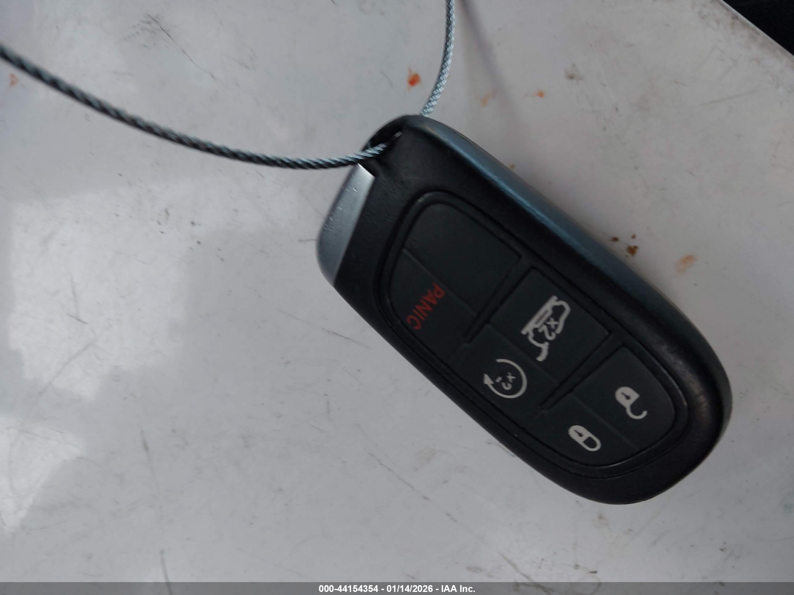 JEEP CHEROKEE image 11