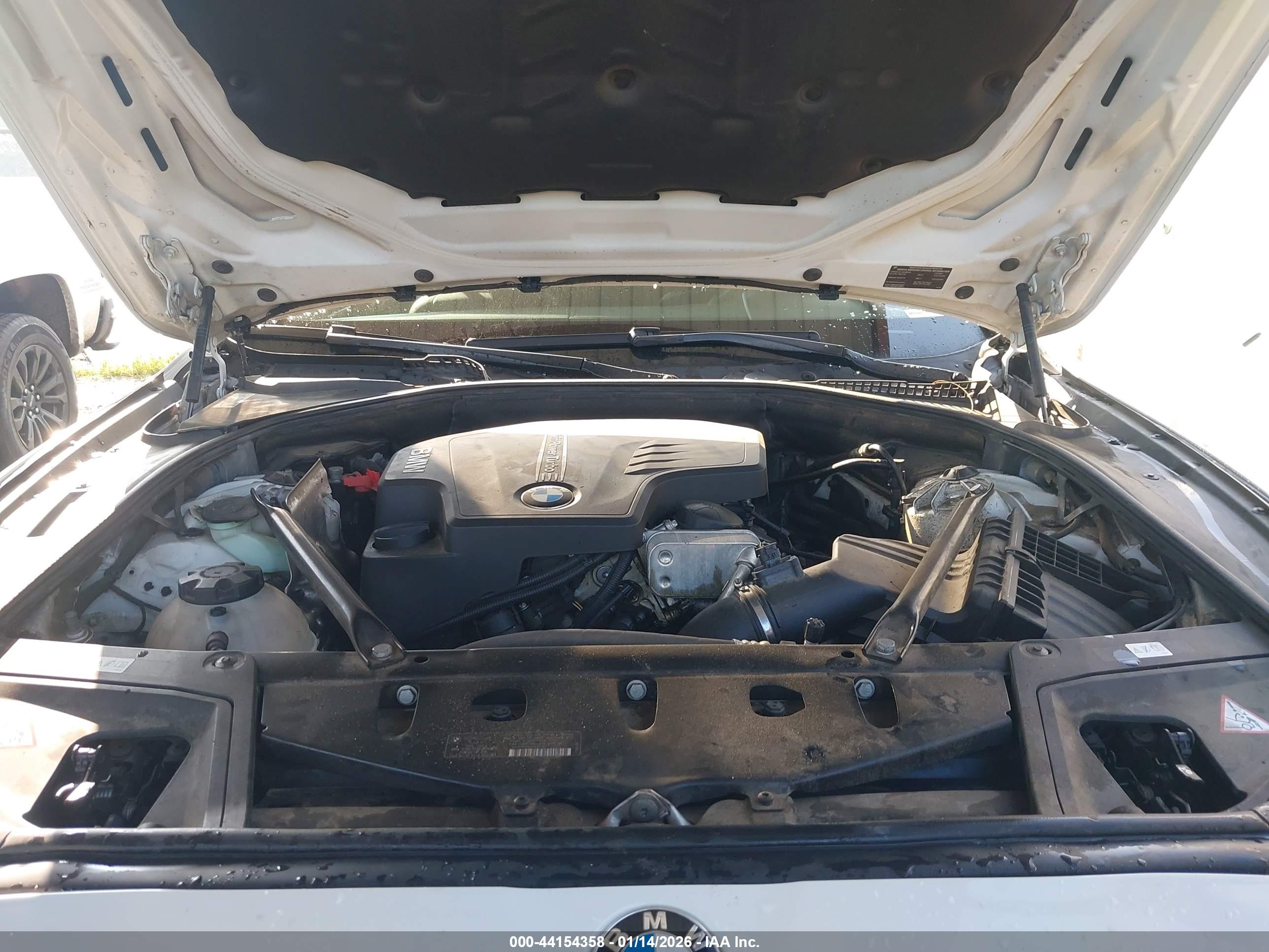 BMW 528I image 10