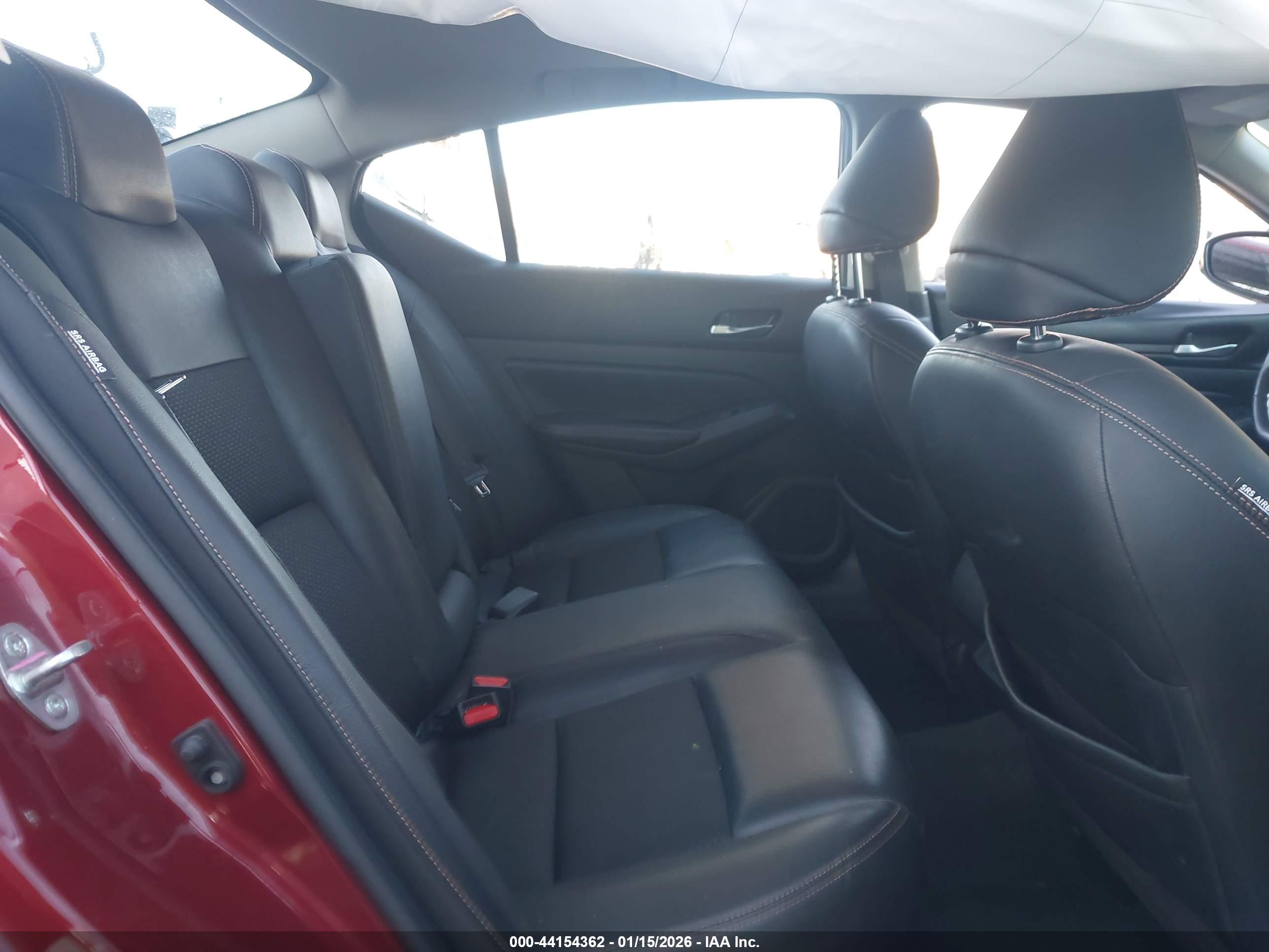 NISSAN ALTIMA image 8