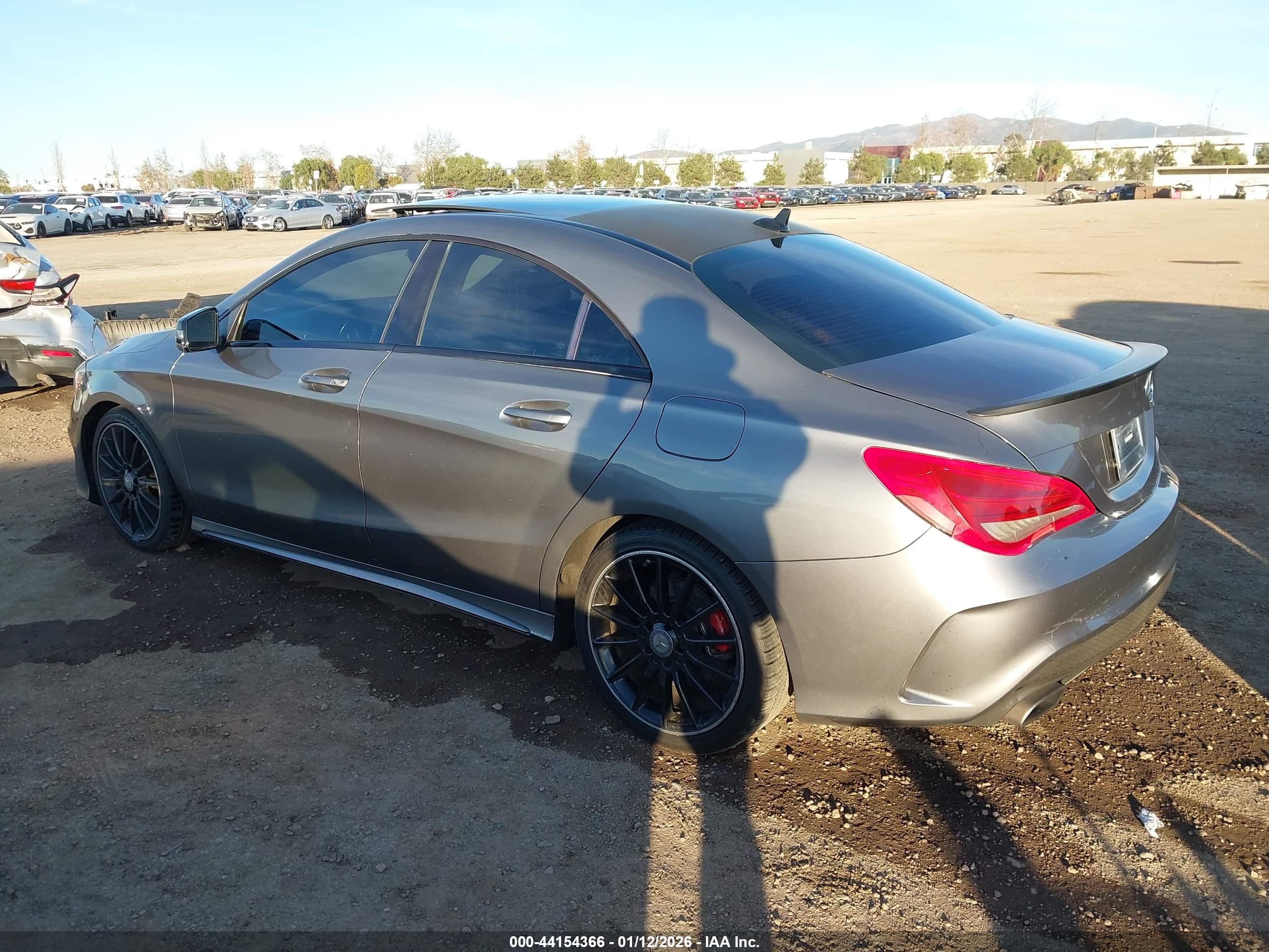MERCEDES-BENZ CLA image 3