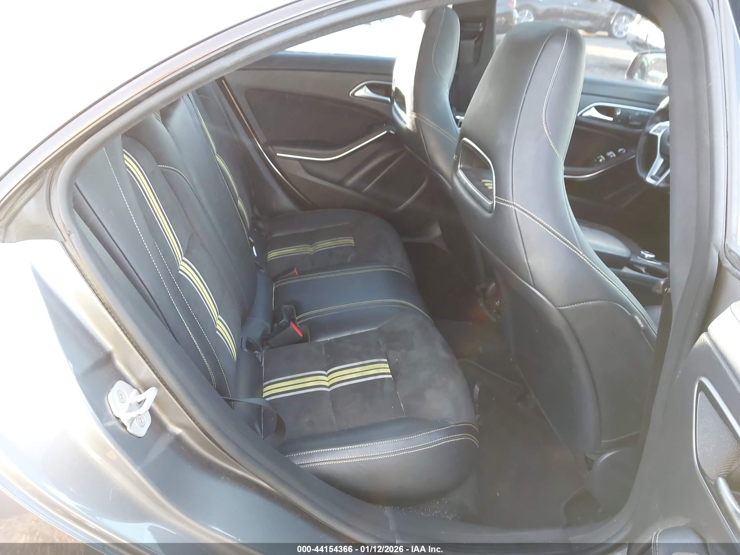 MERCEDES-BENZ CLA image 8