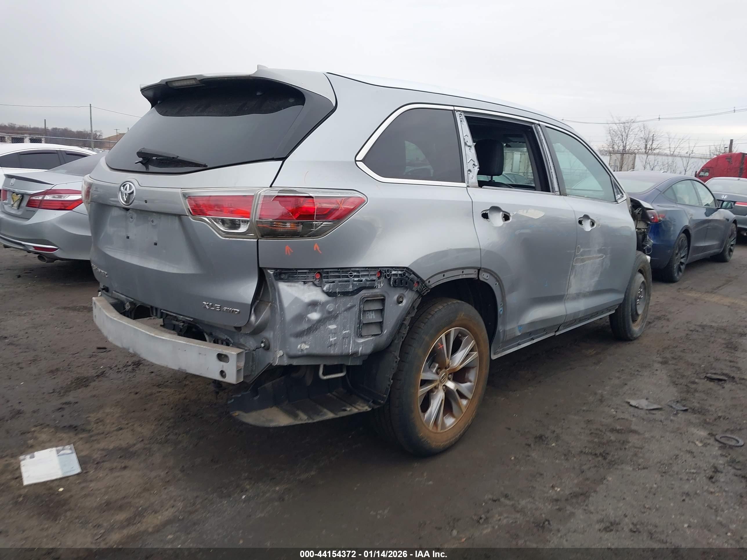 TOYOTA HIGHLANDER image 4