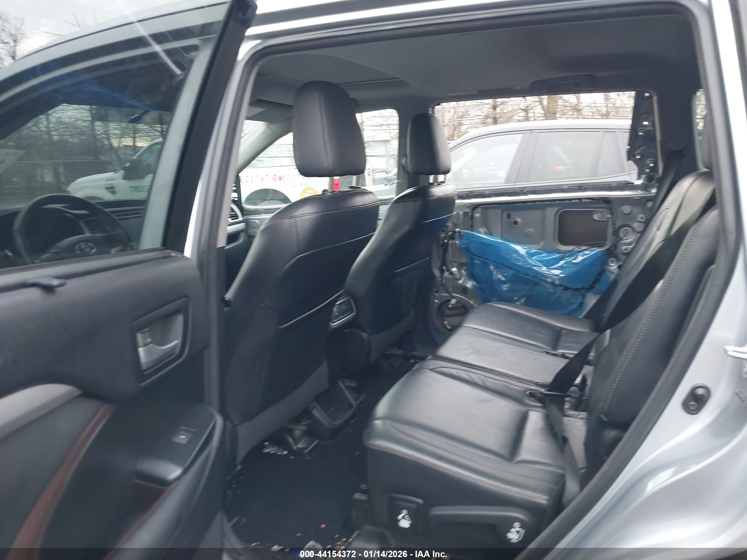 TOYOTA HIGHLANDER image 8