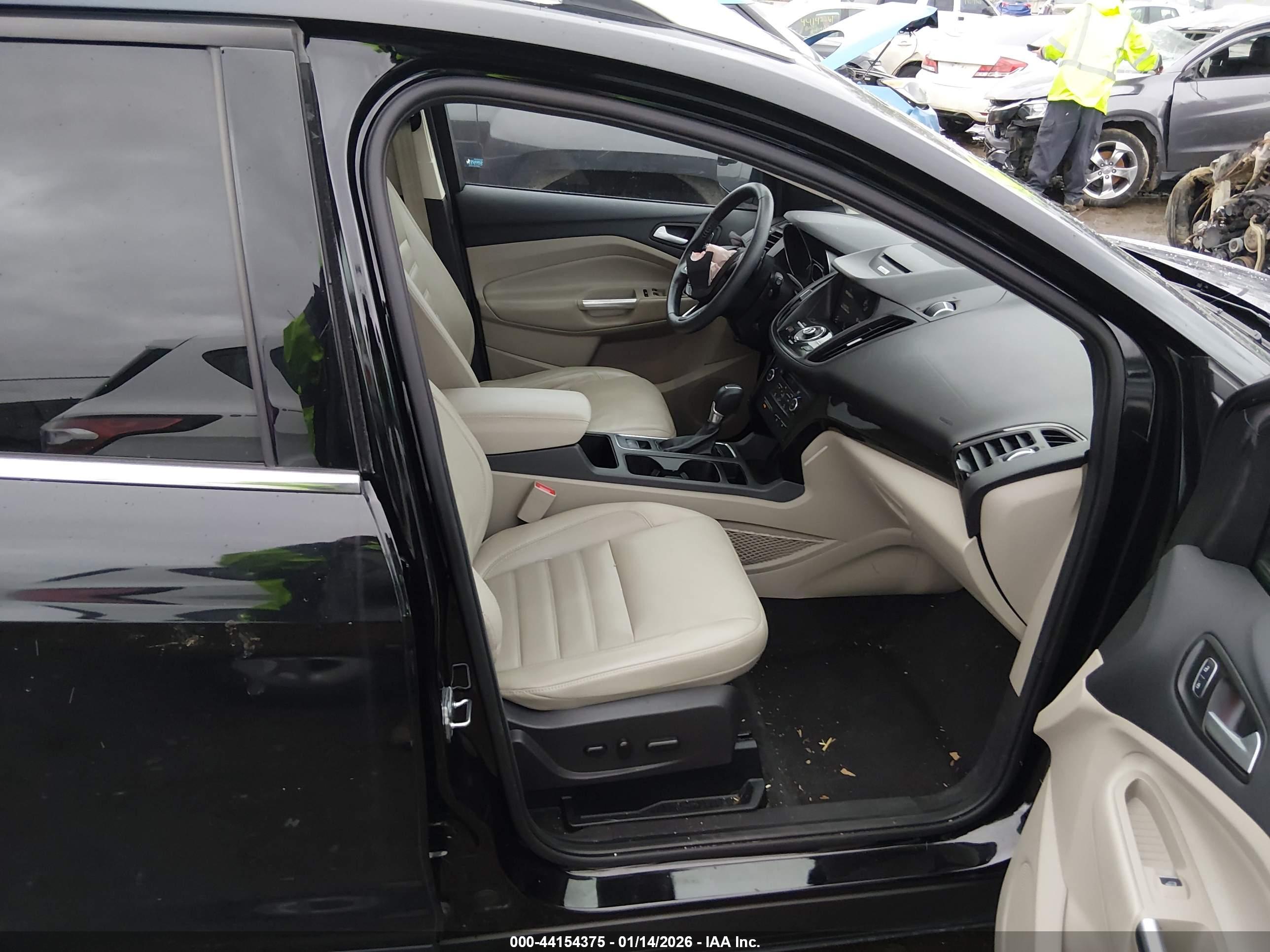 FORD ESCAPE image 5