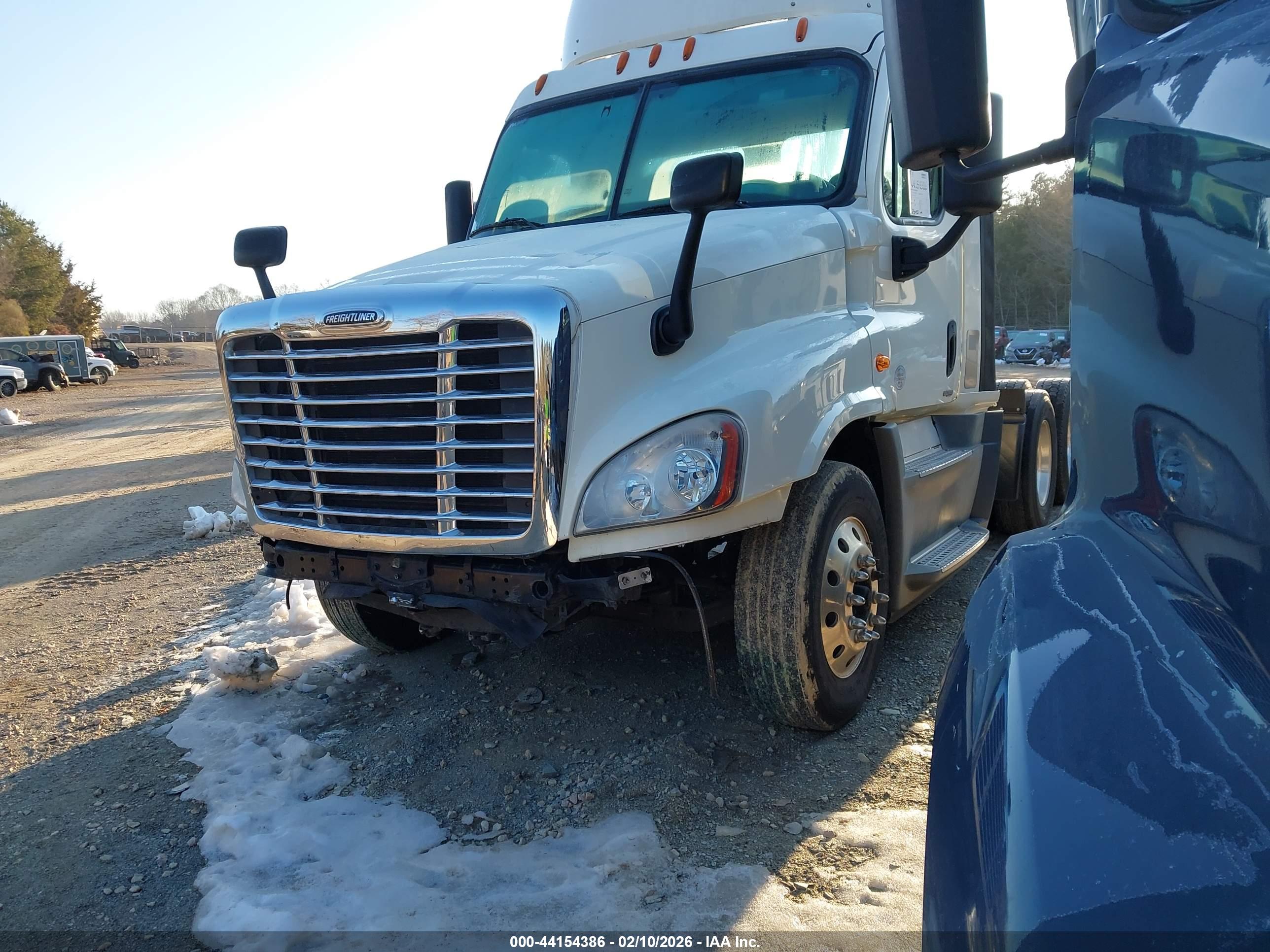 FREIGHTLINER CASCADIA image 2