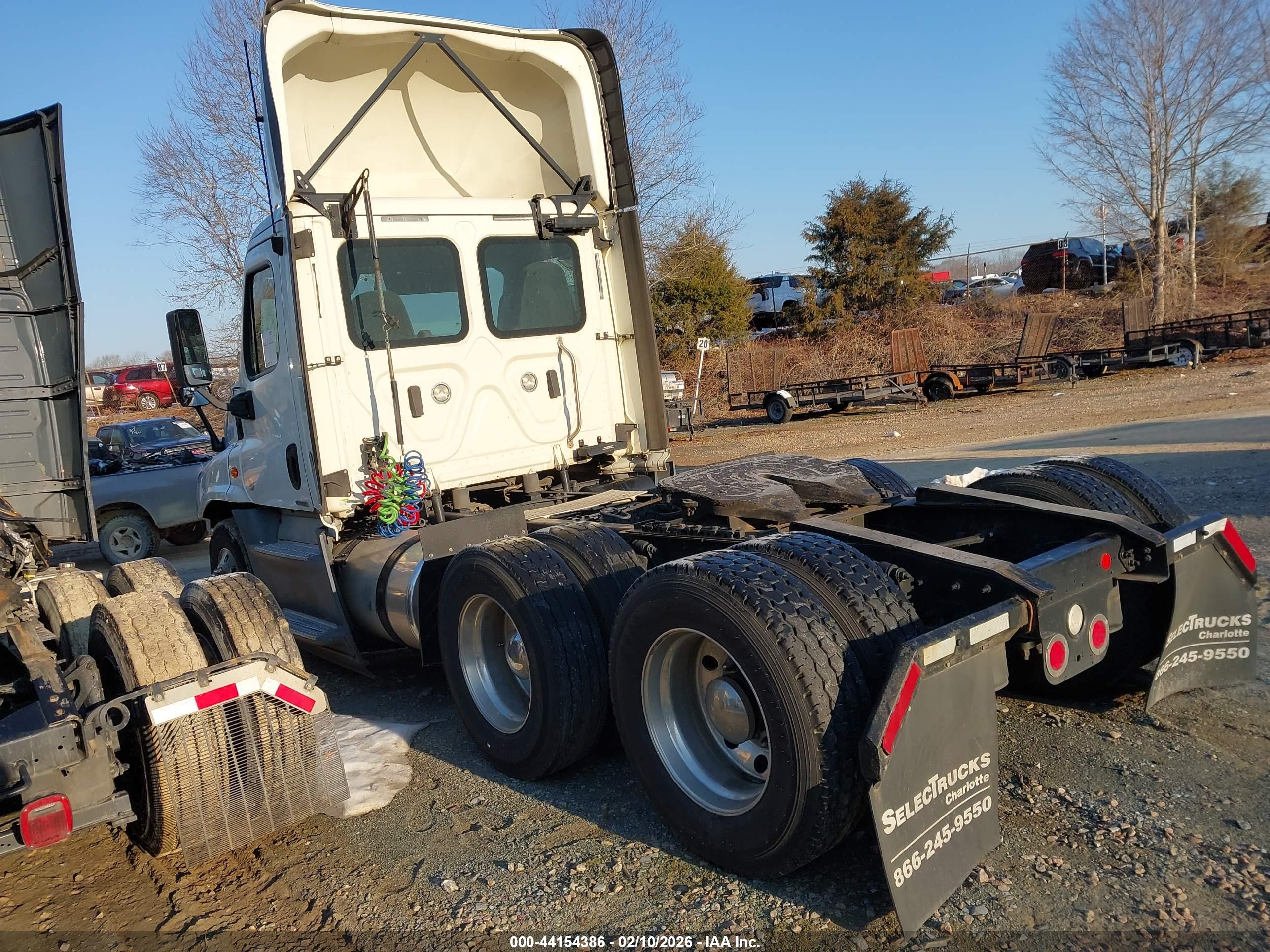 FREIGHTLINER CASCADIA image 3